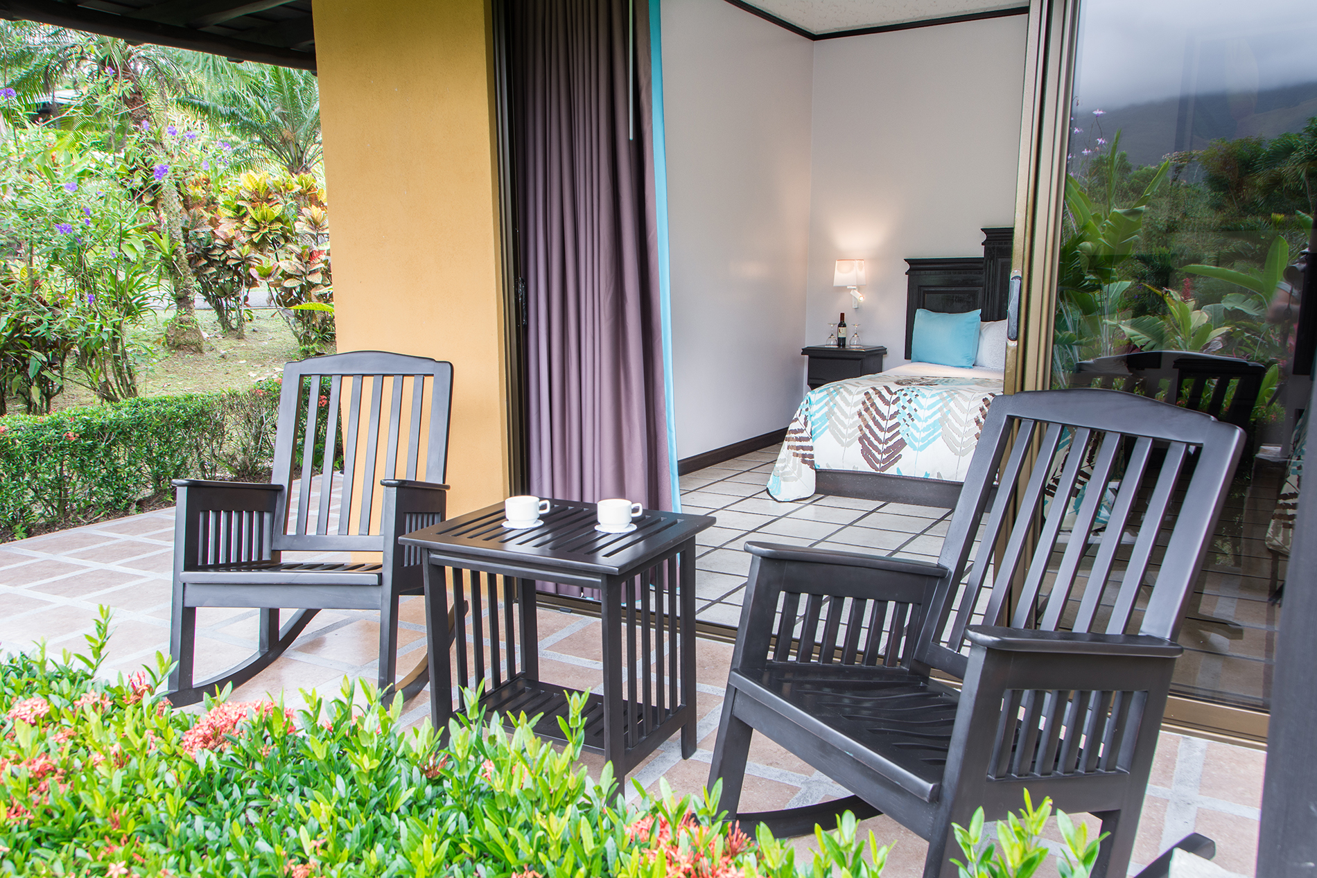 Junior Suite Queen Size Bed