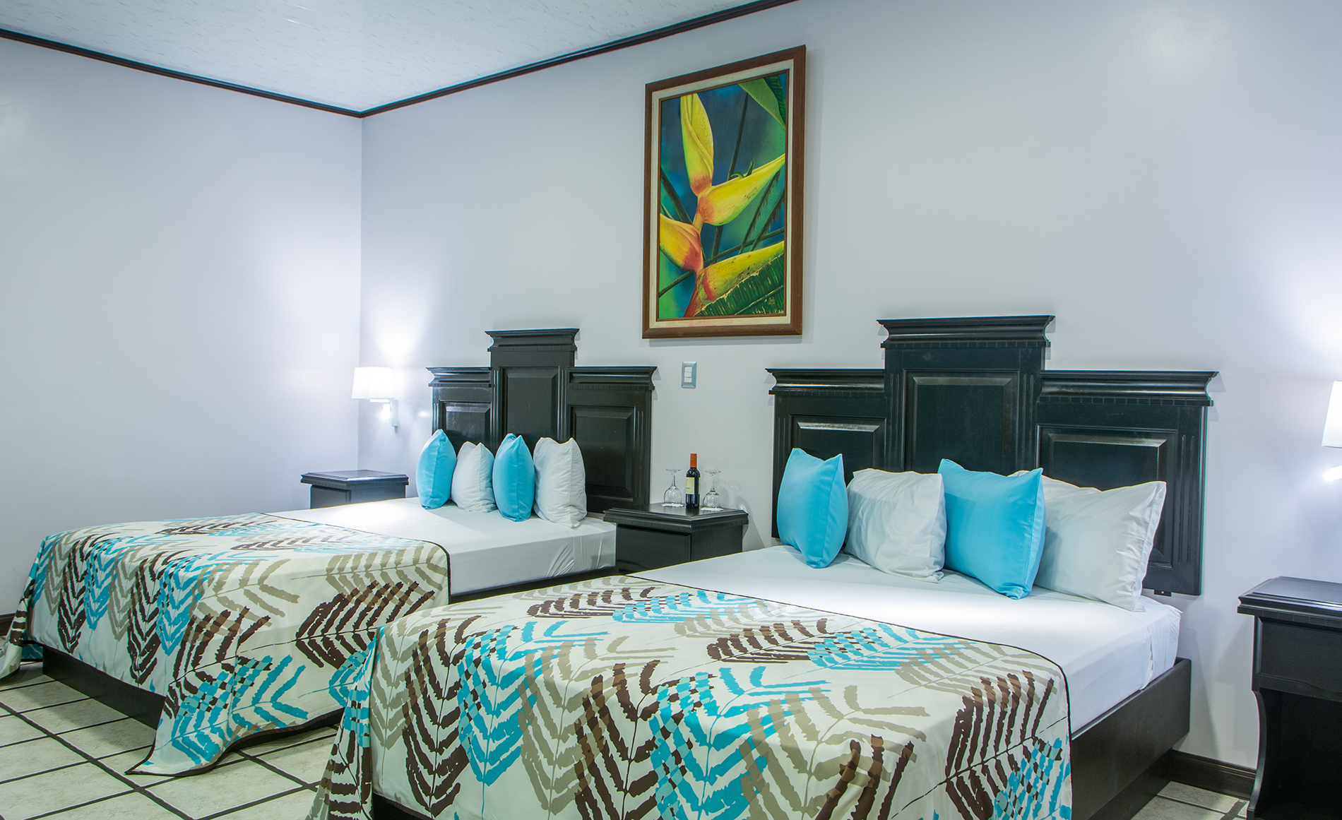 Junior Suite Queen Size Bed