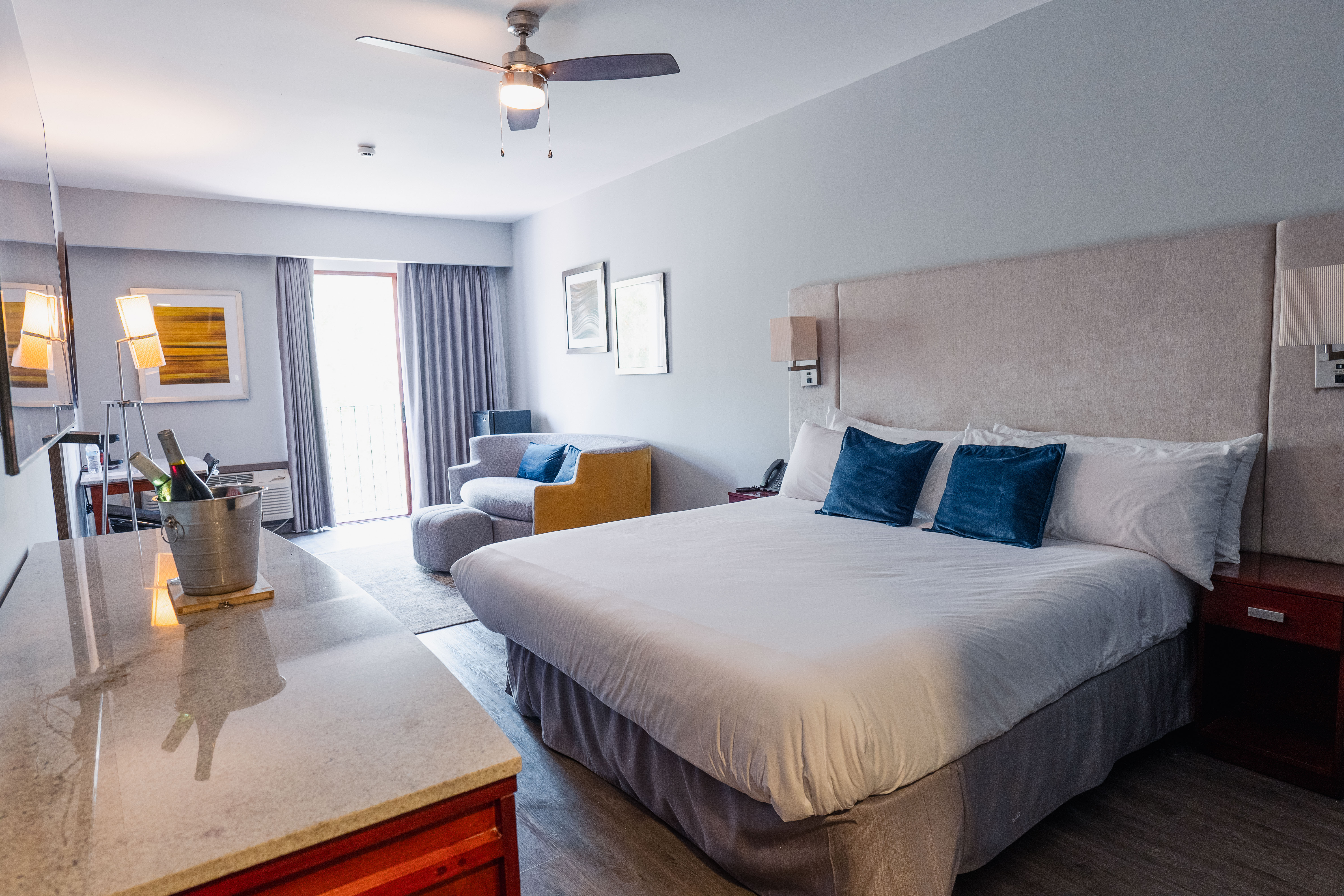 Double Deluxe Queen Bed