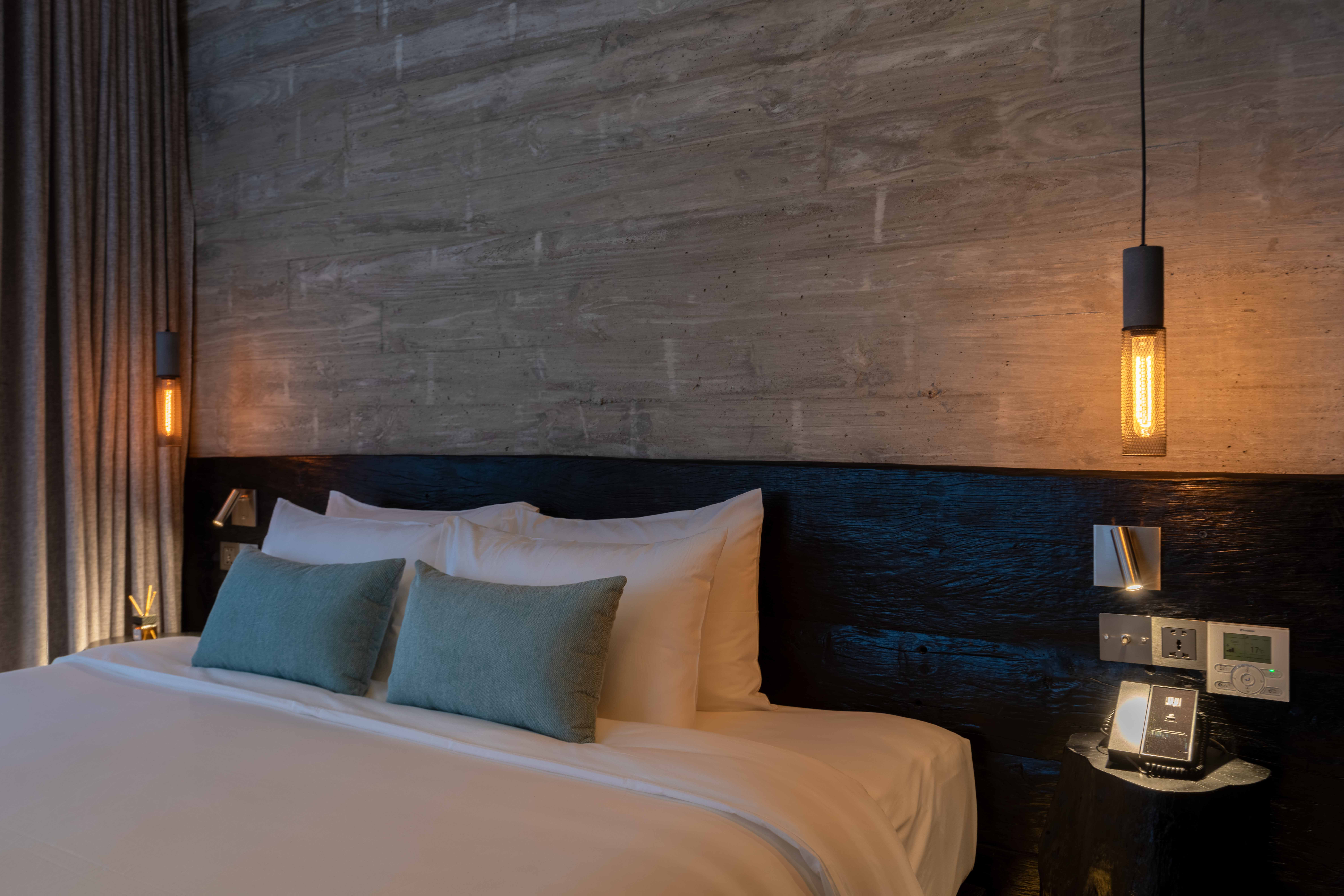 Double Deluxe King Bed