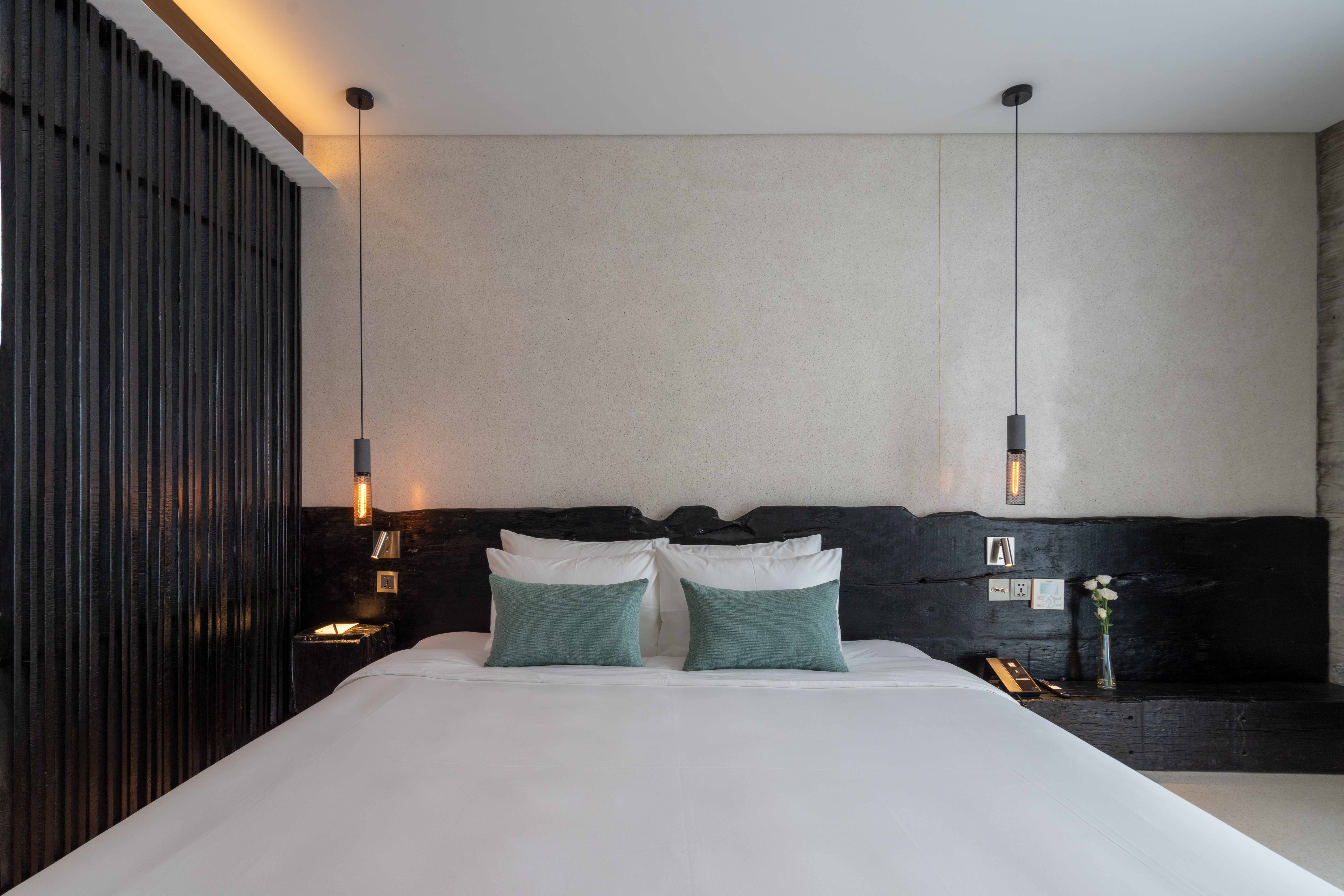 Double Deluxe King Bed