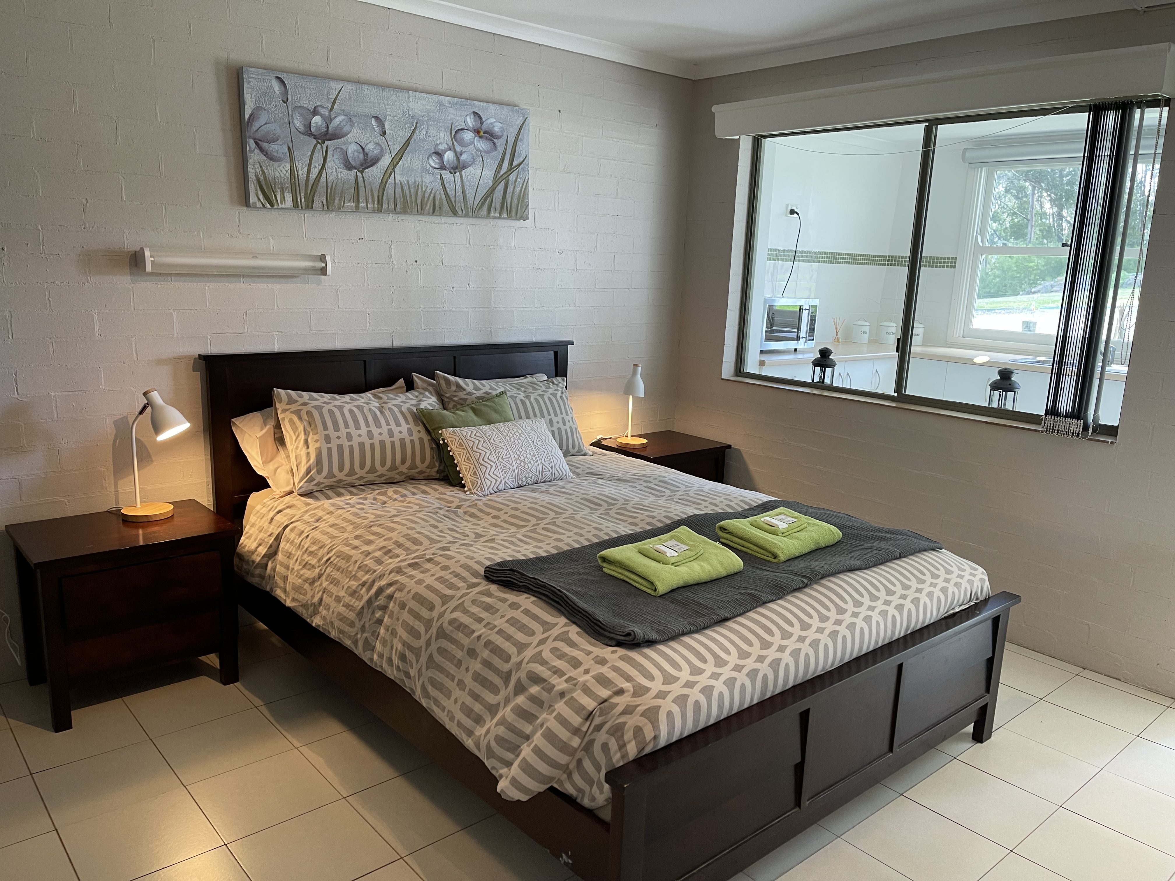 Double Deluxe Queen Bed