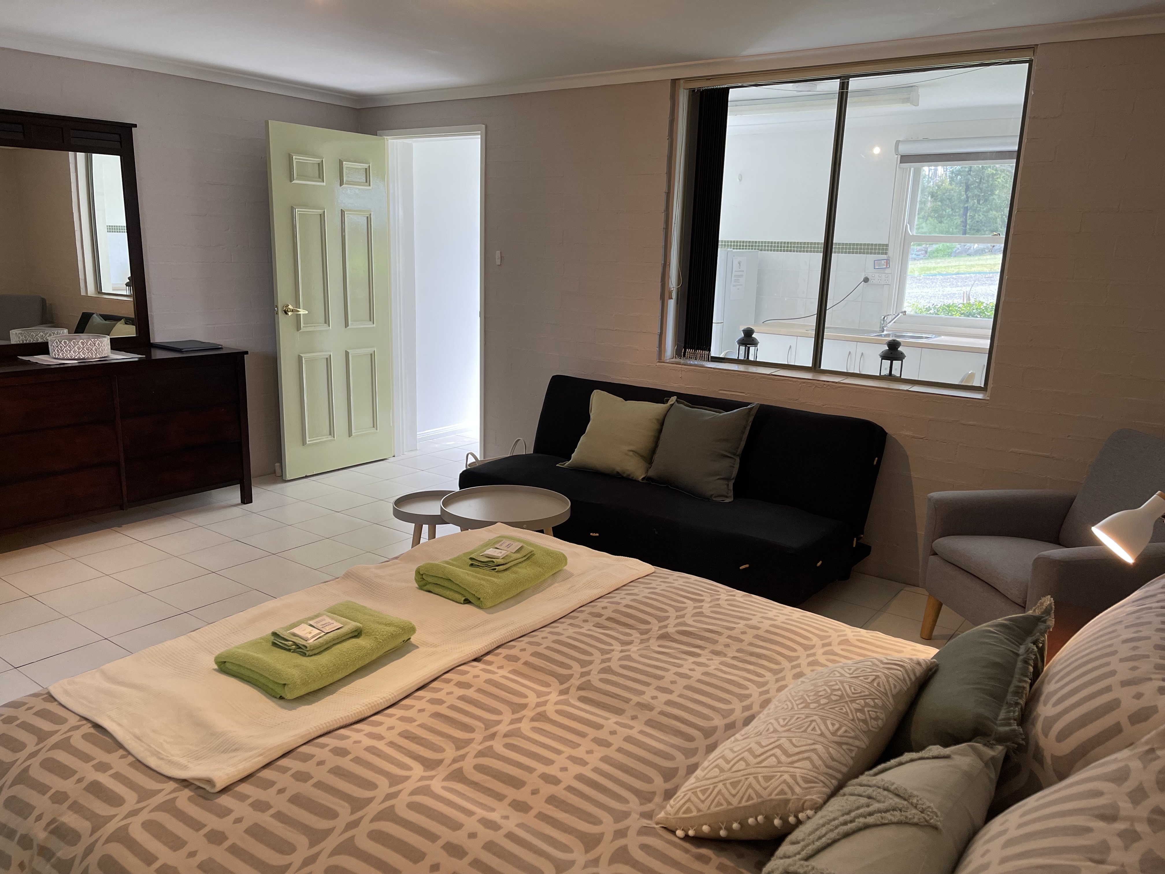 Double Deluxe Queen Bed