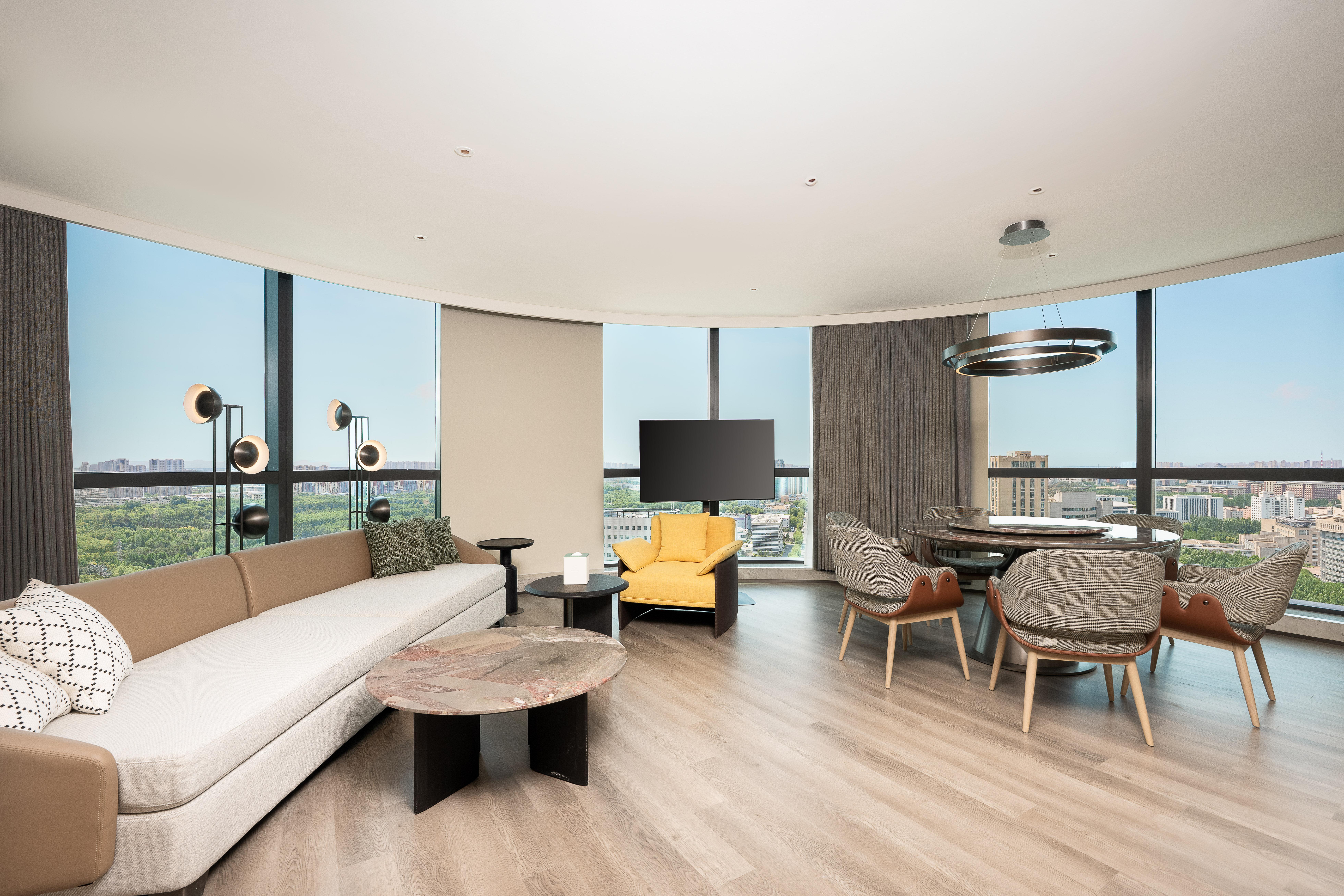 Suite with Kitchenette