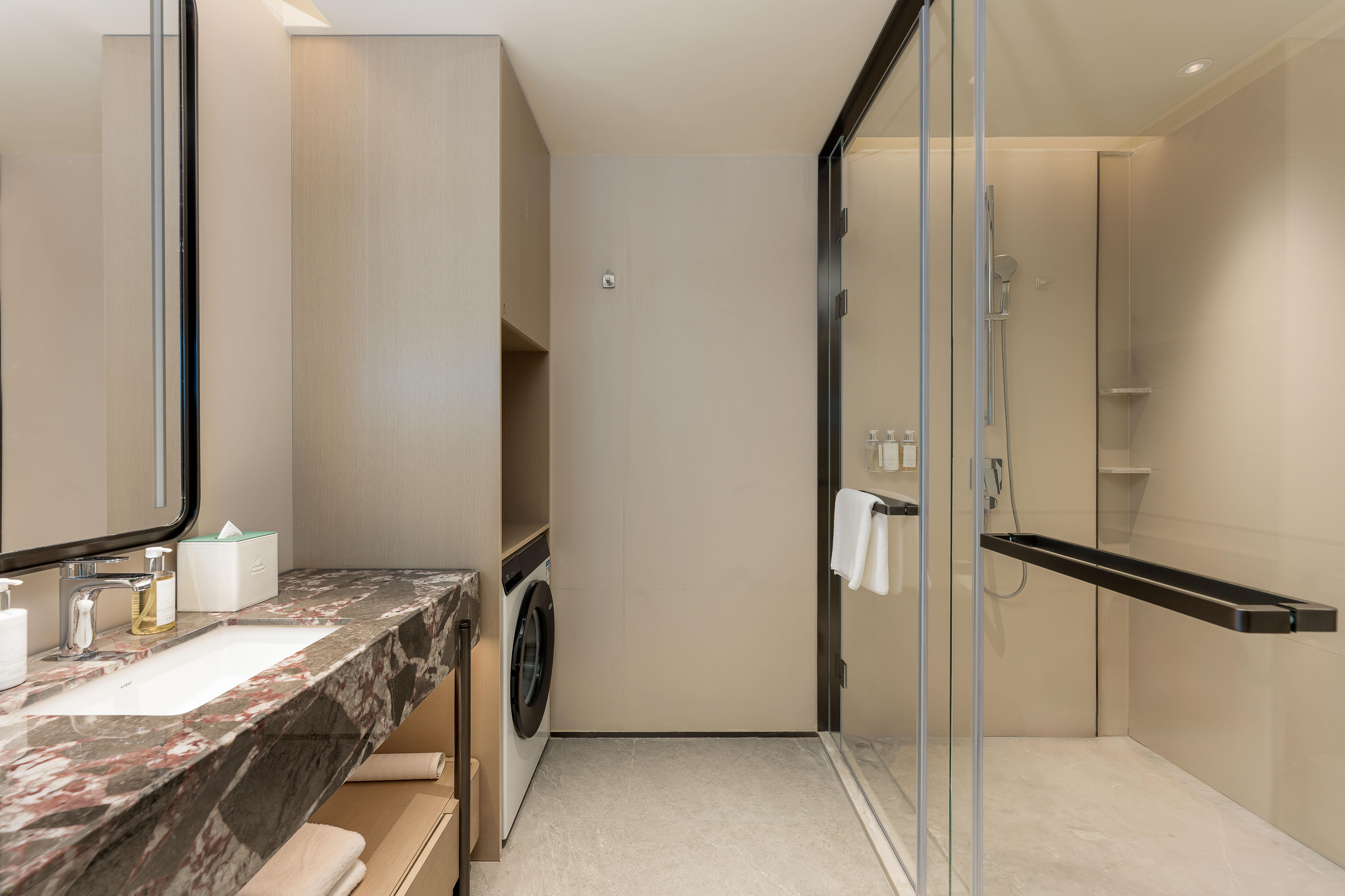 Suite with Kitchenette