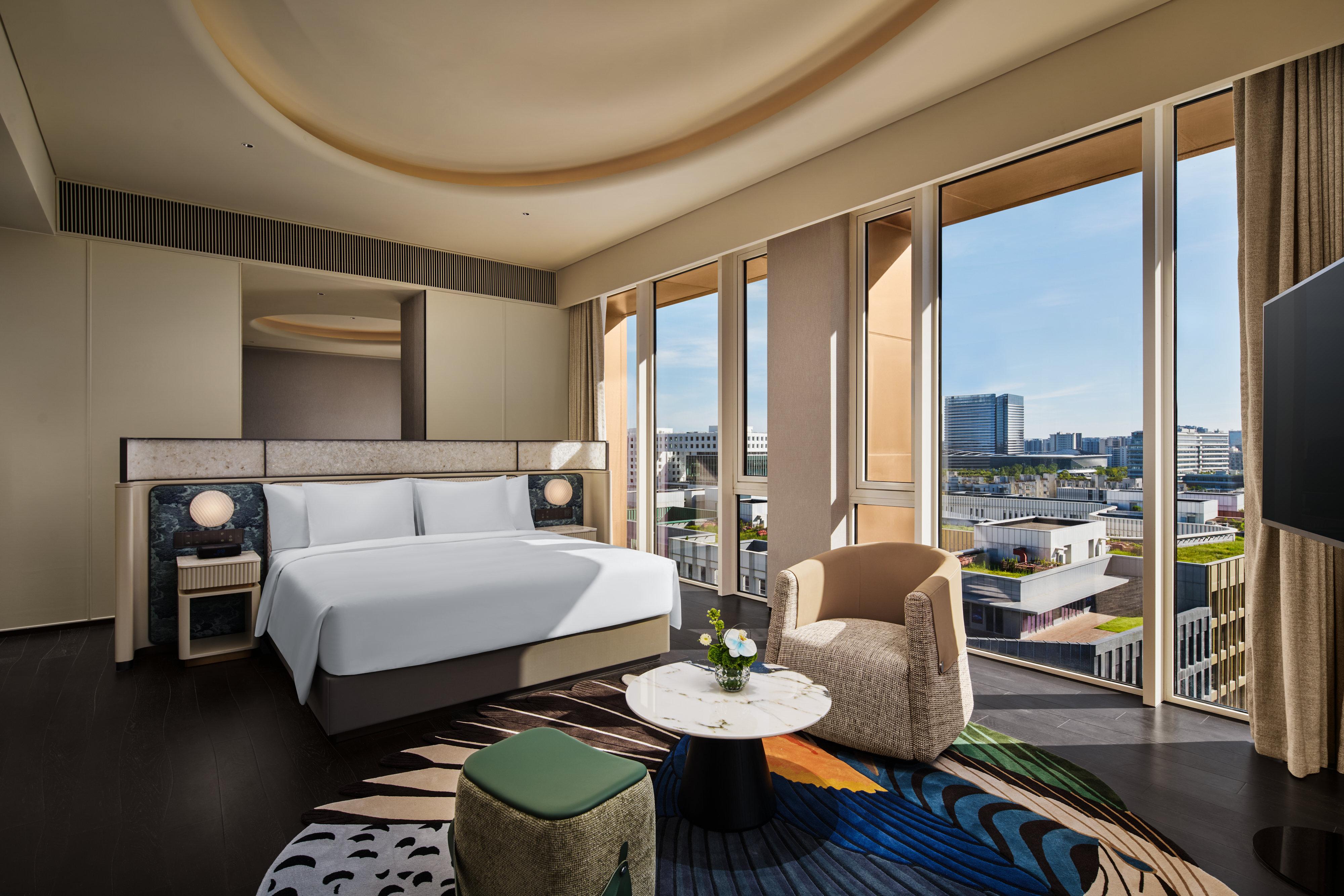 Suite City View King Bed