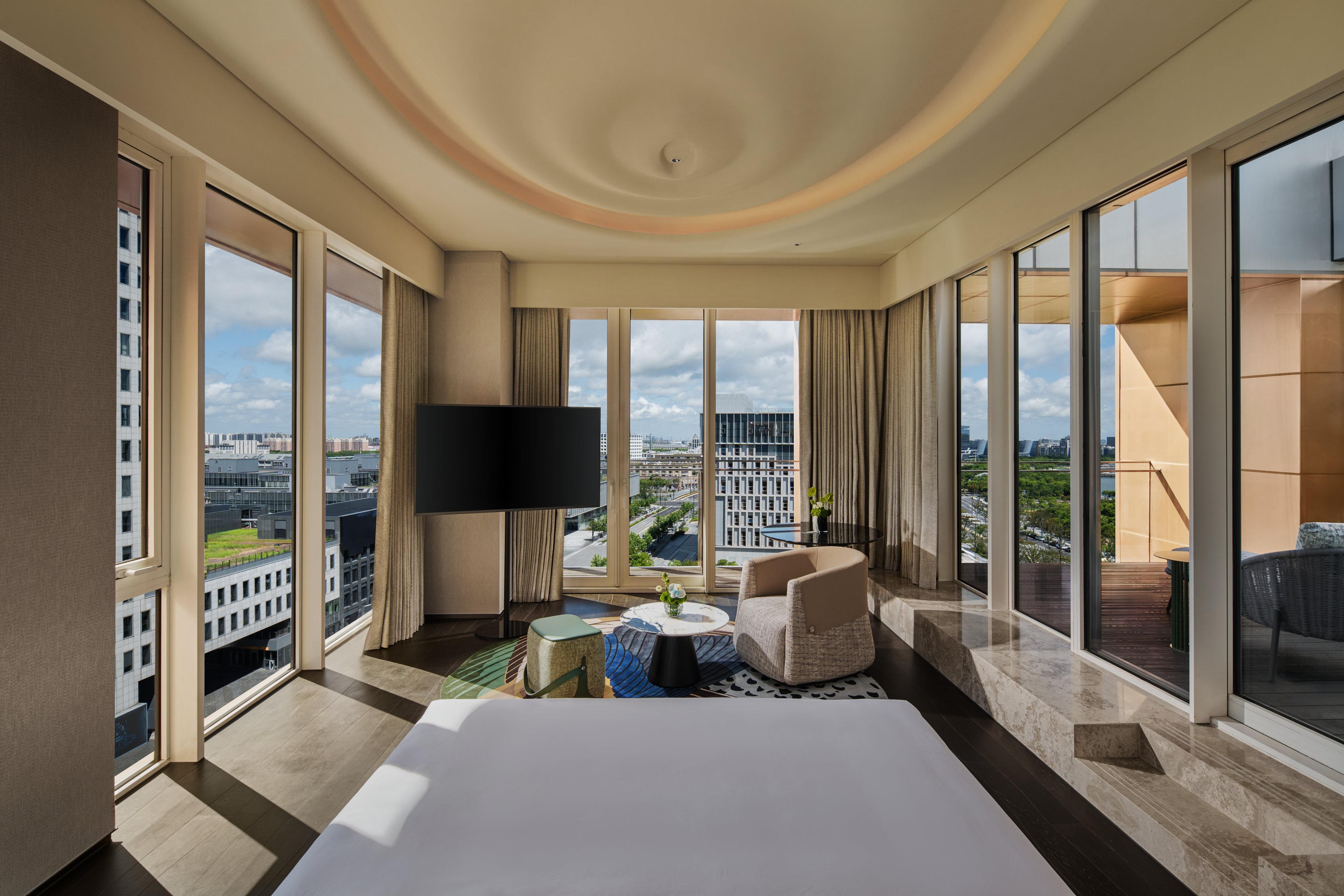 Suite City View King Bed