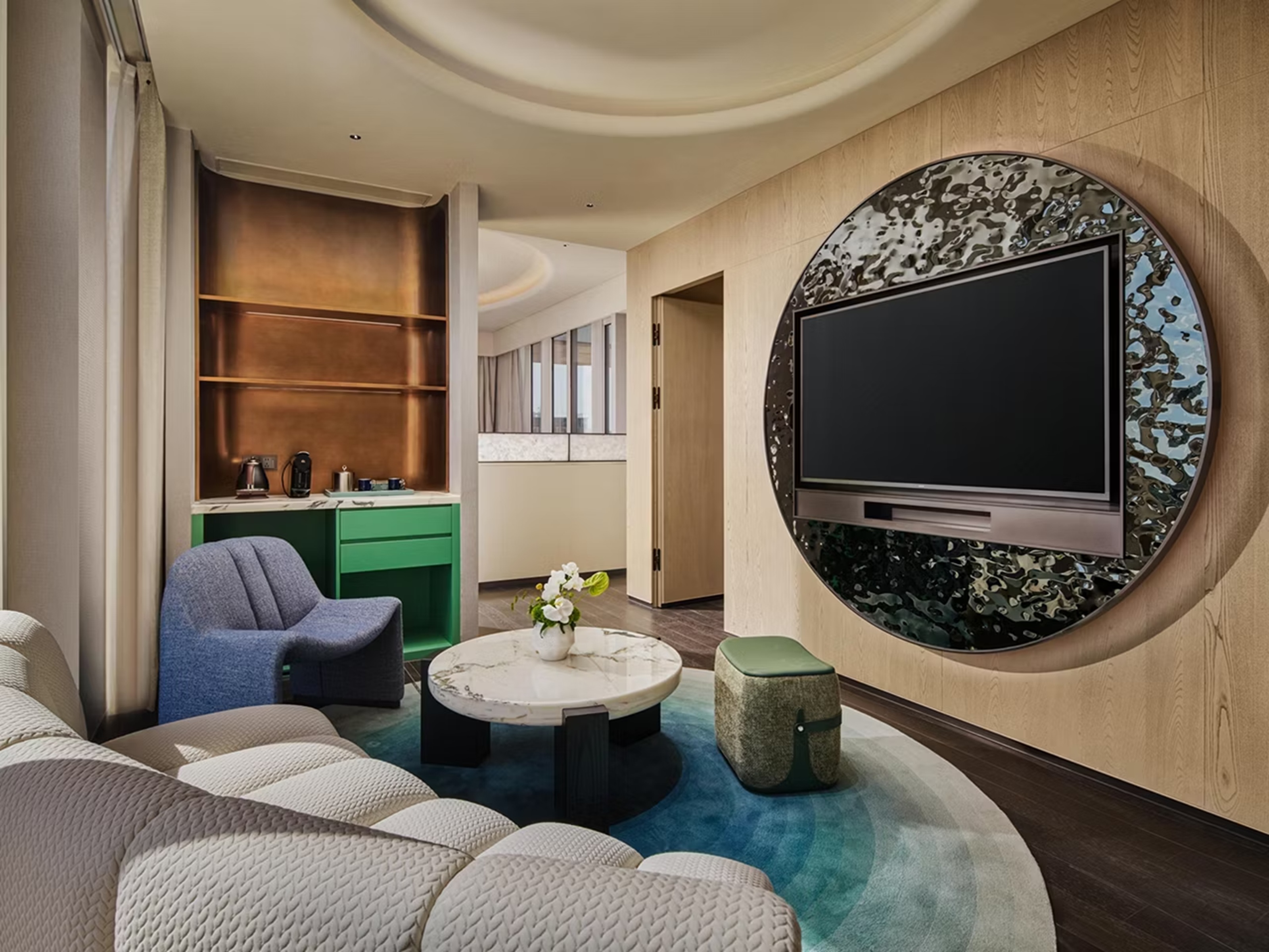 Suite City View King Bed