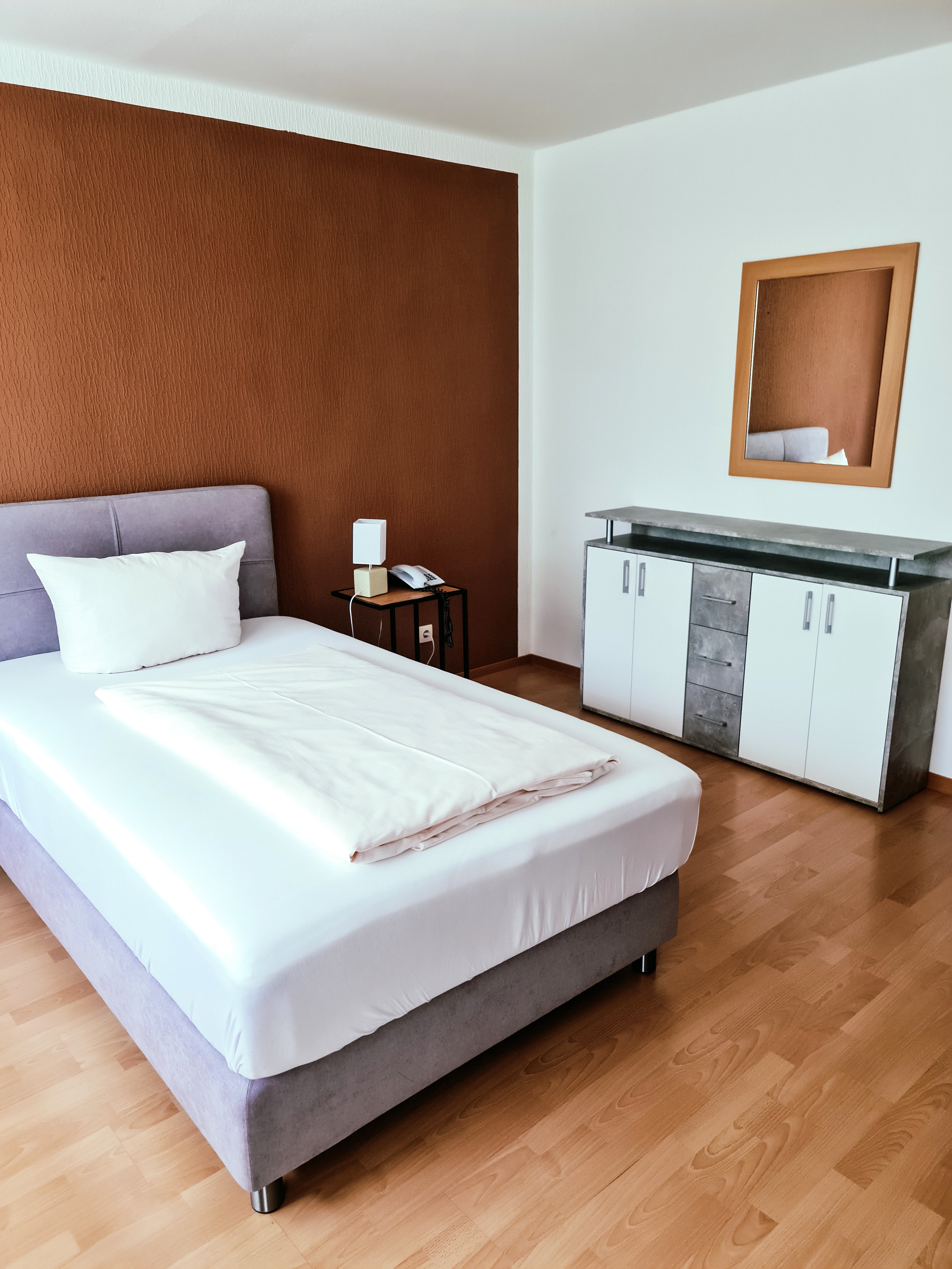 Single Queen Size Bed