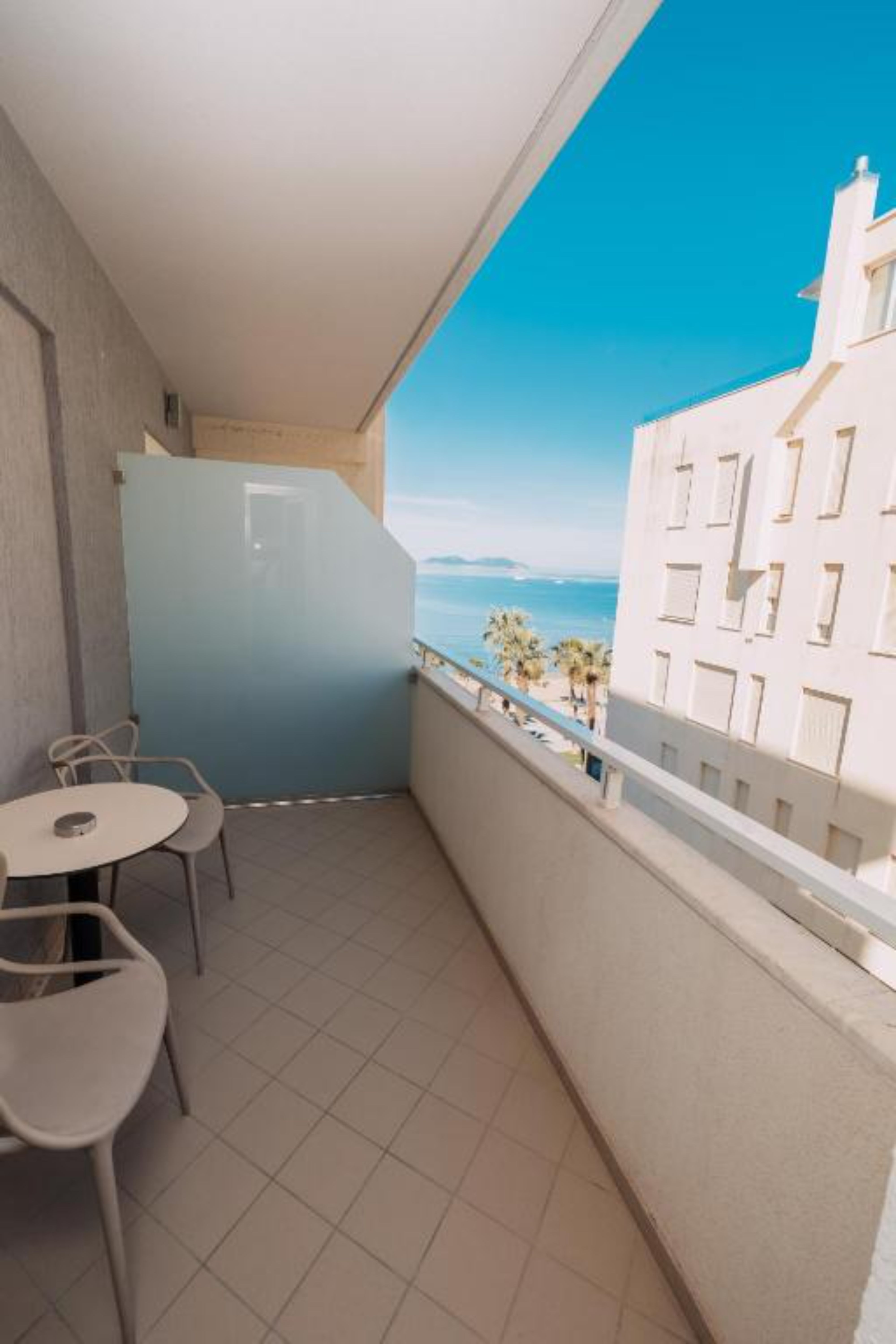 Triple Side Sea View One Bedroom