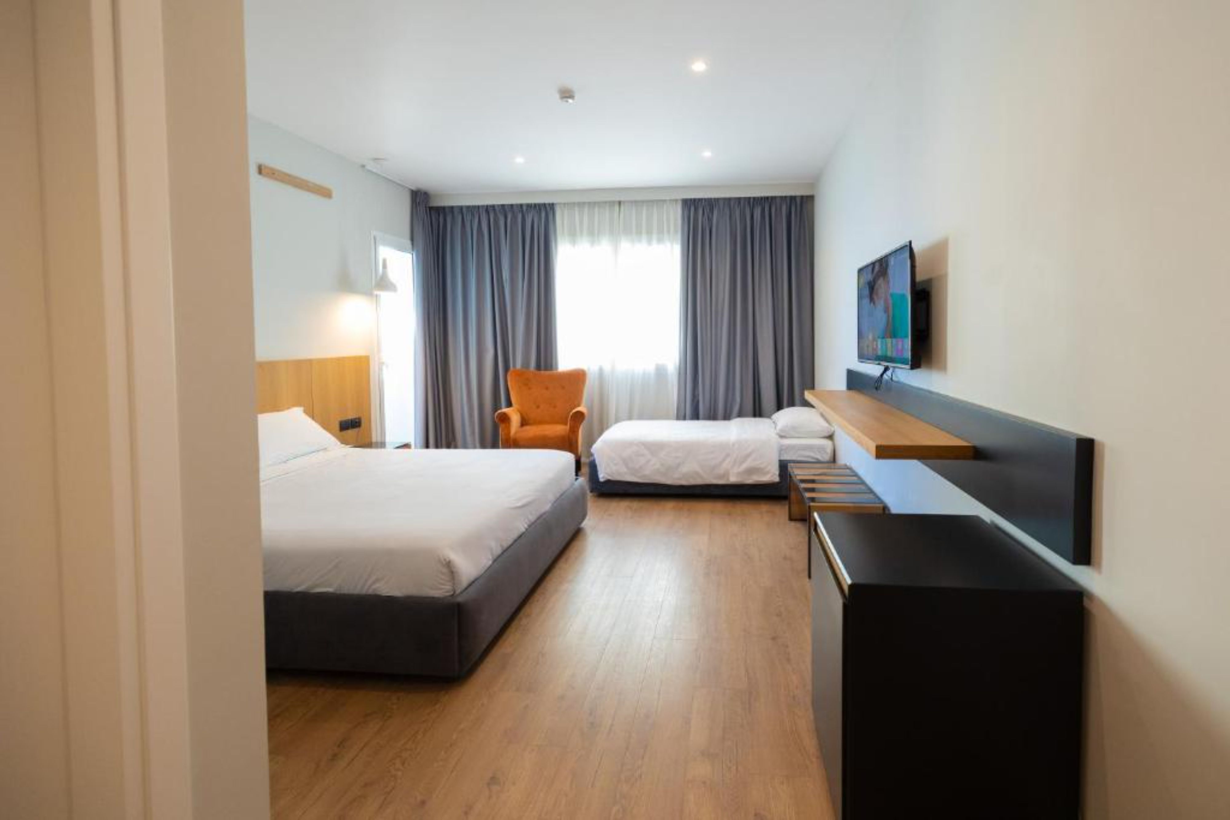 Triple Side Sea View One Bedroom