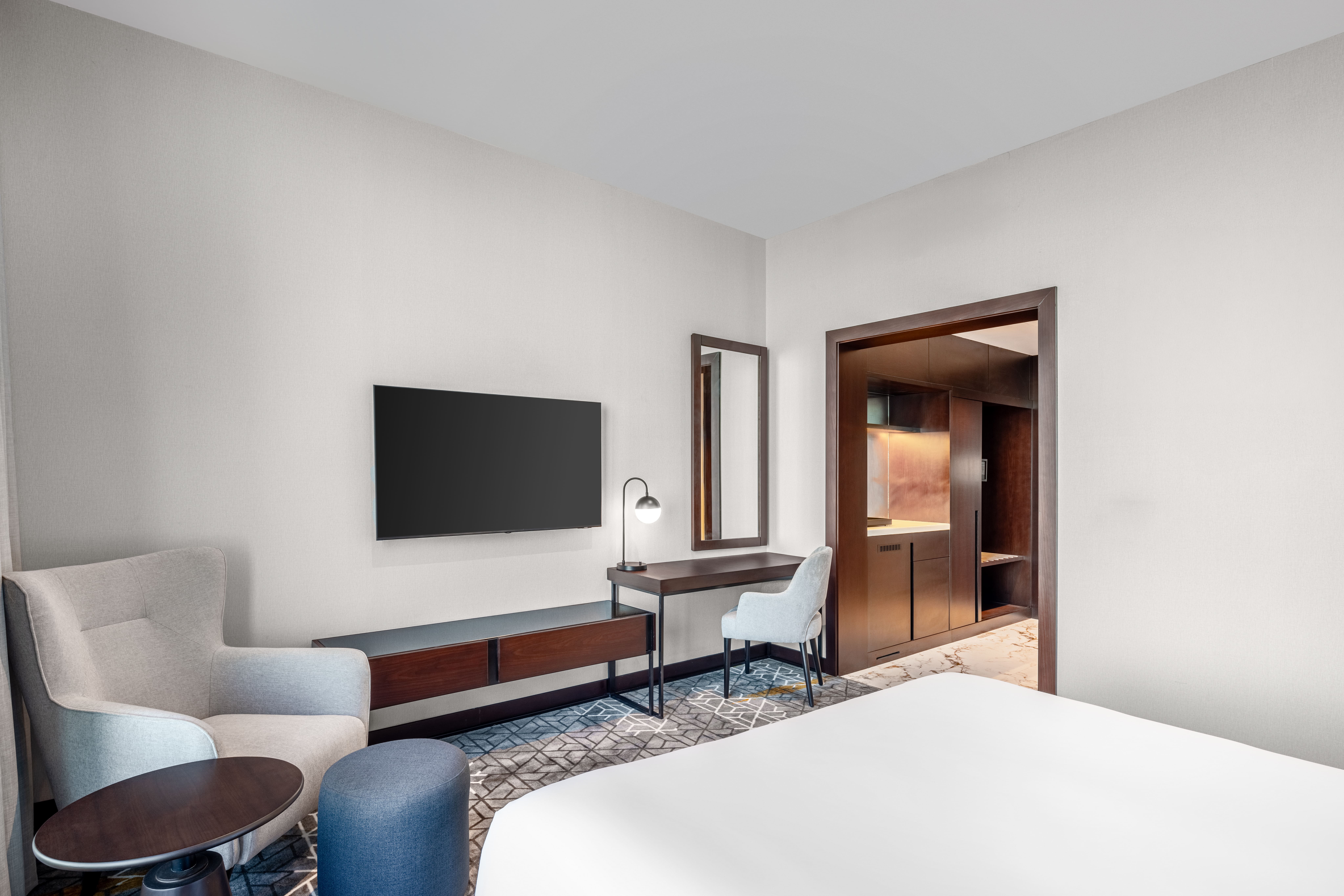 Room City View King Bed