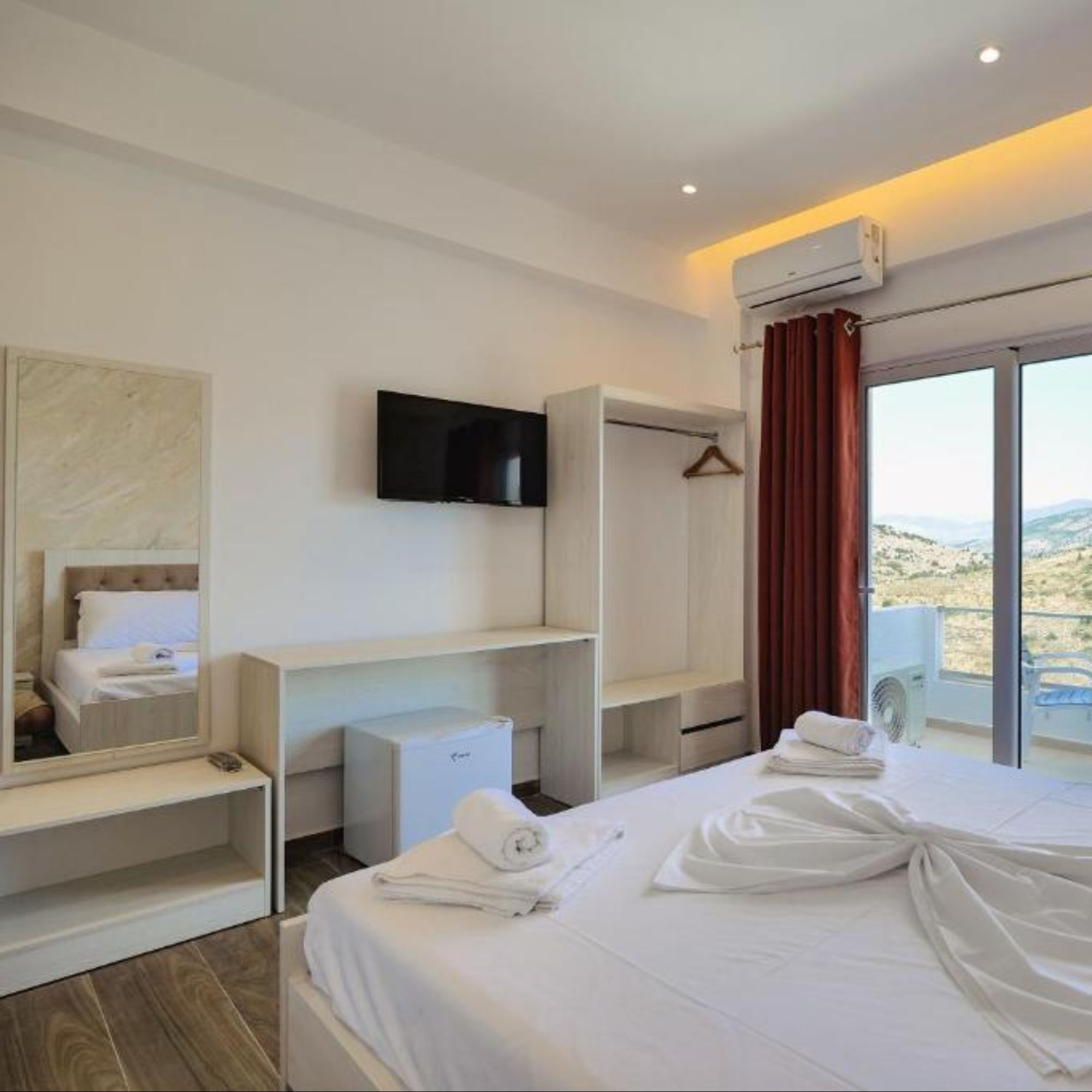 Family Room Lake View