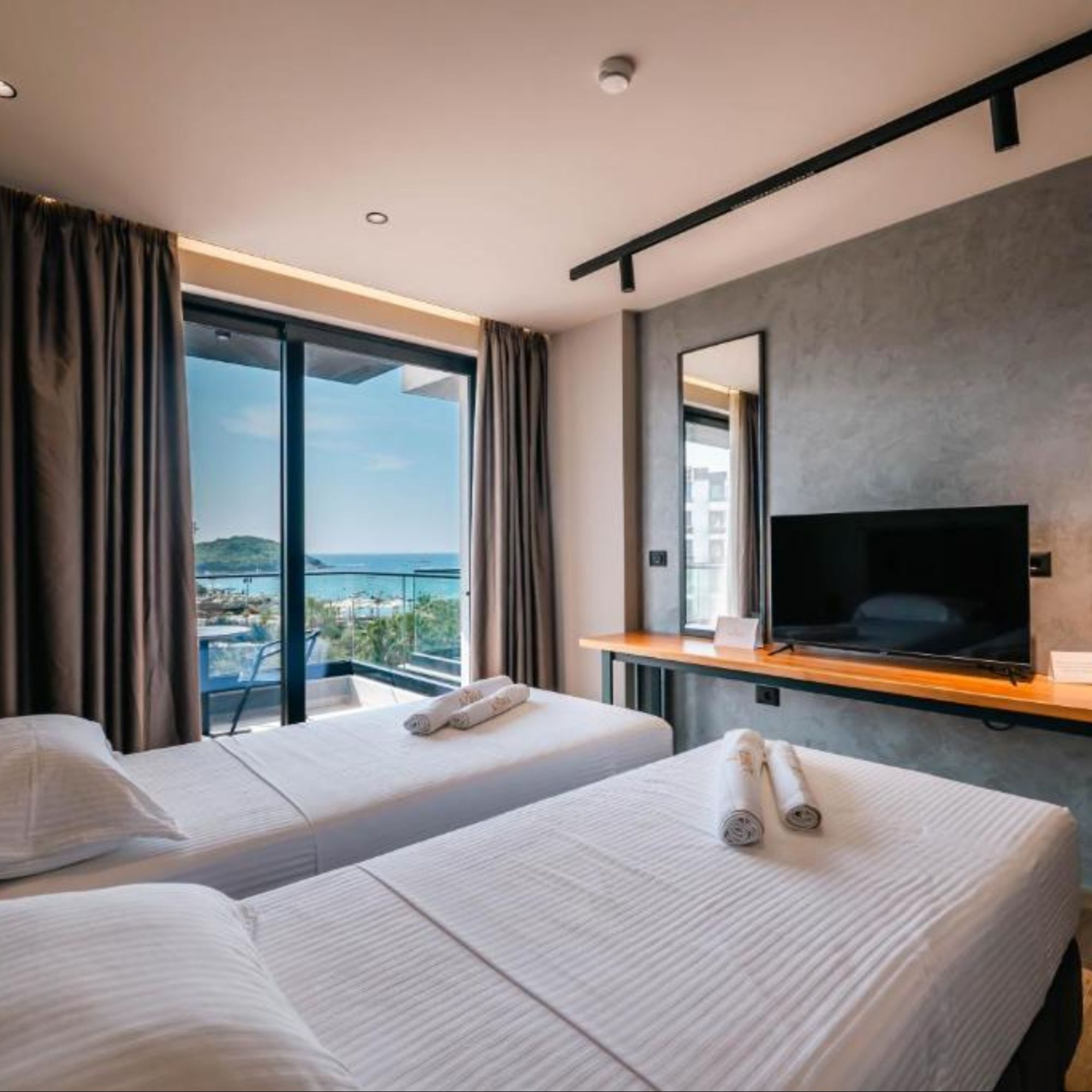 Double or Twin Deluxe with Balcony