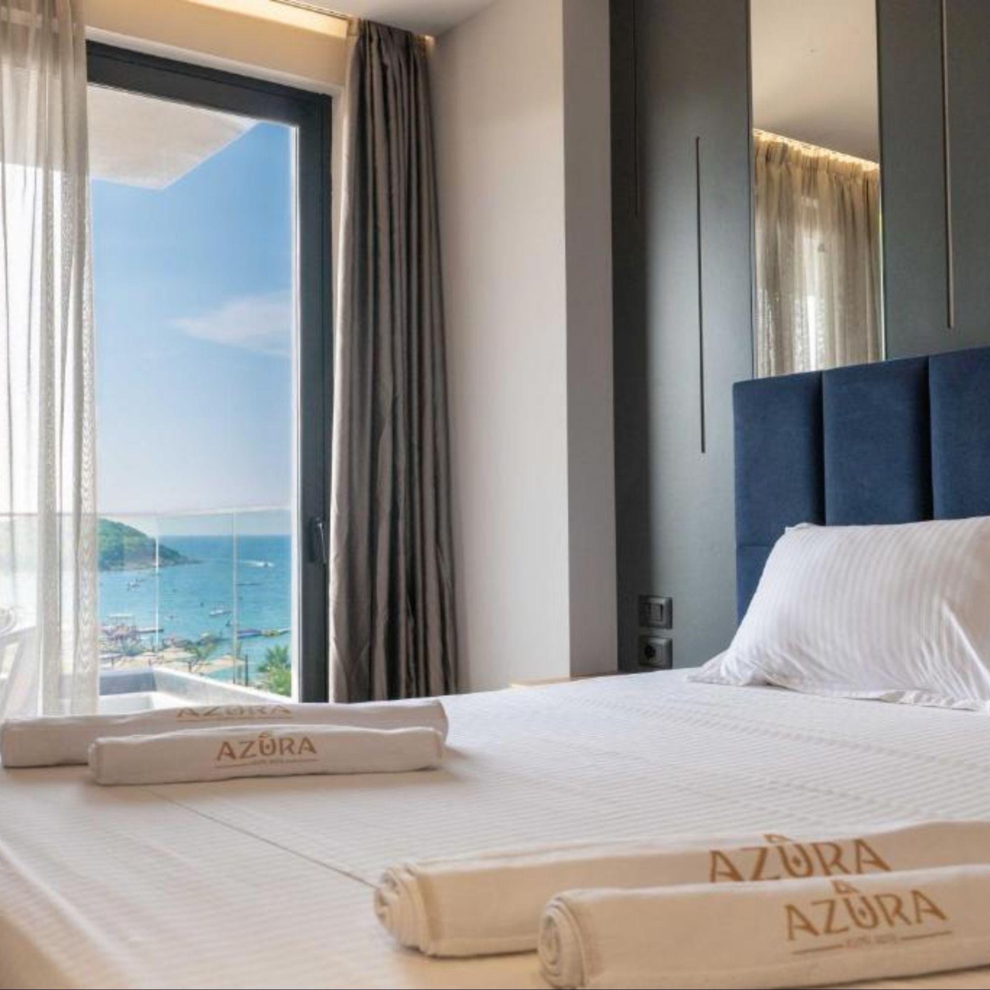 Triple Deluxe Pool View