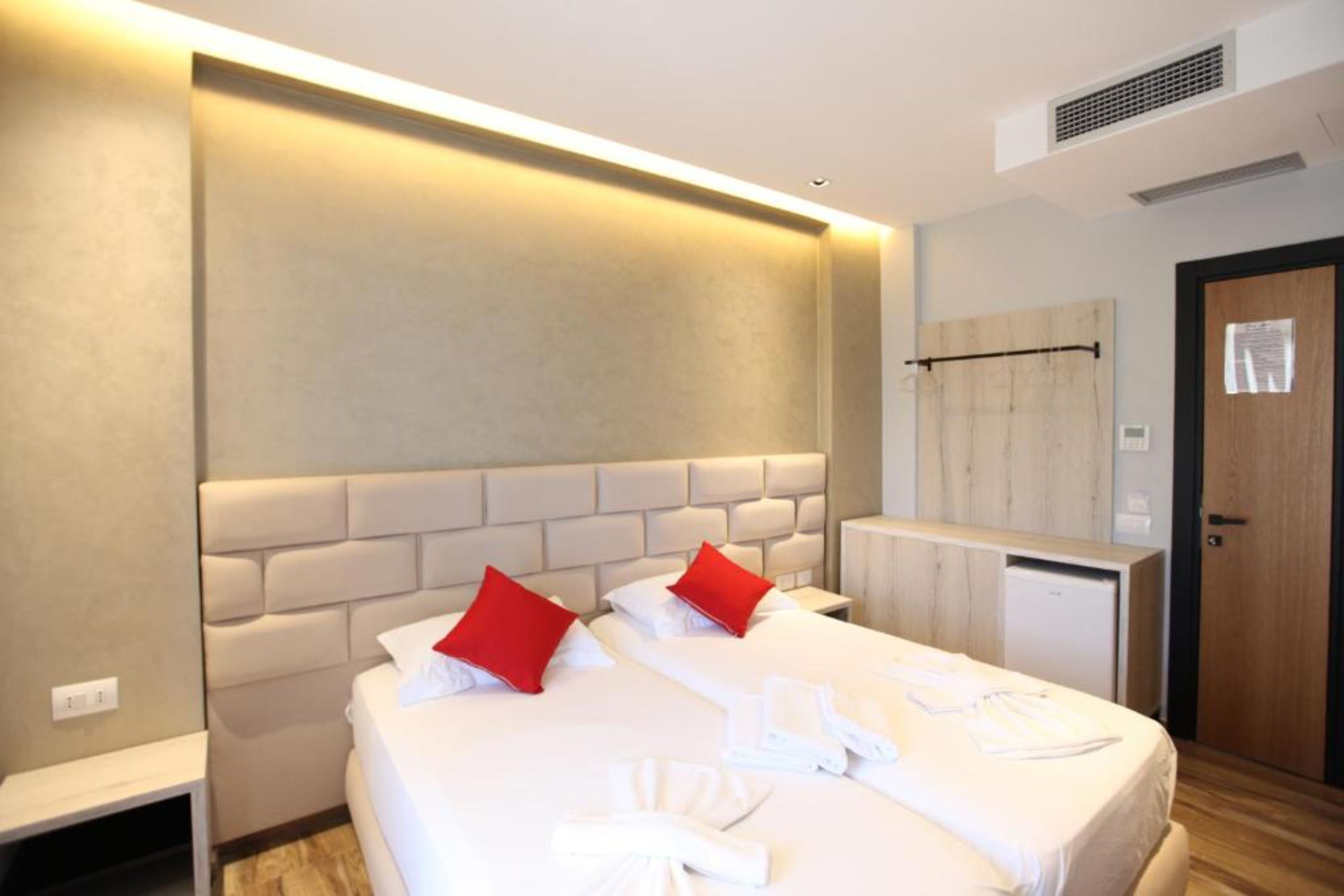 Double Side Sea View One Bedroom