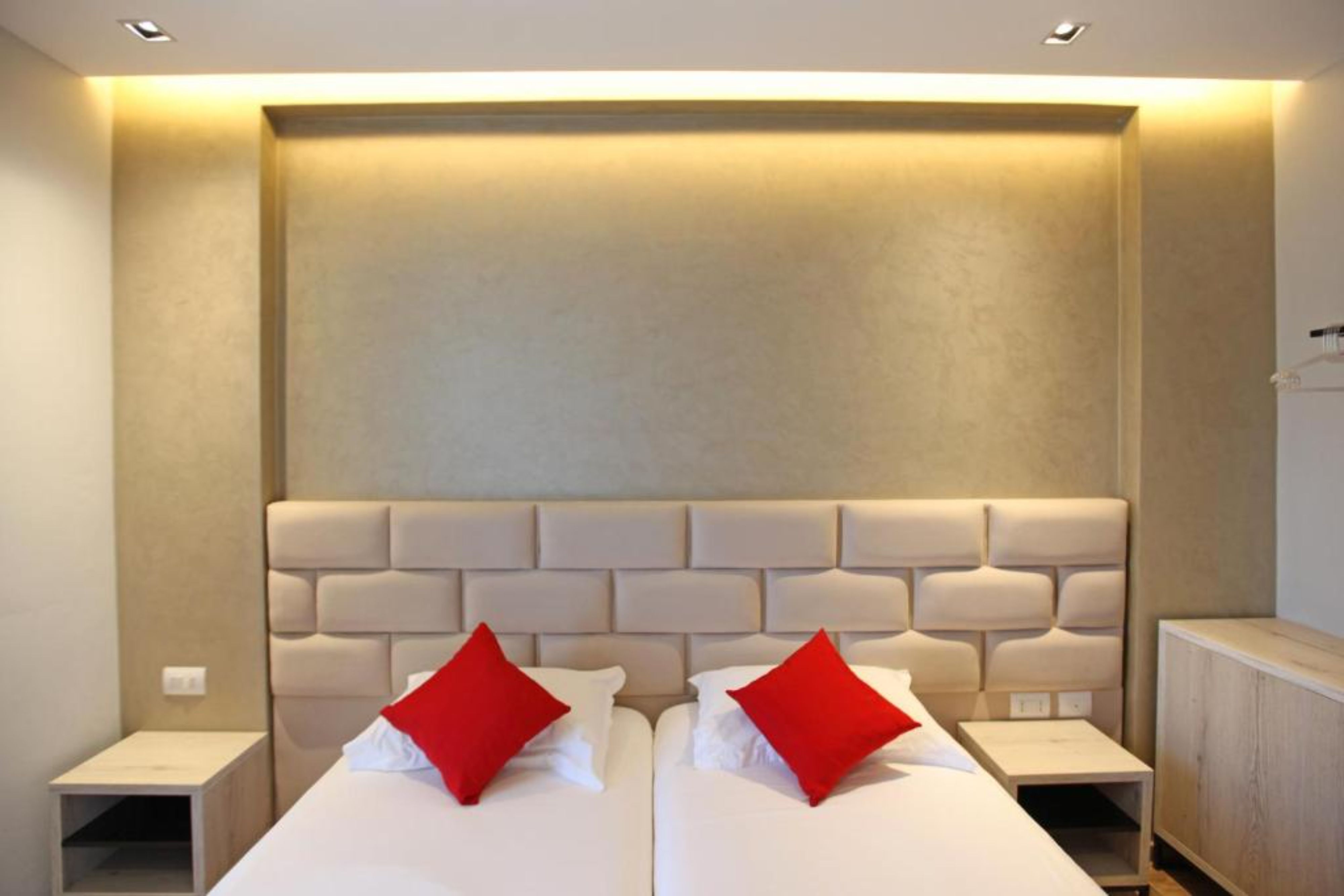 Double Side Sea View One Bedroom