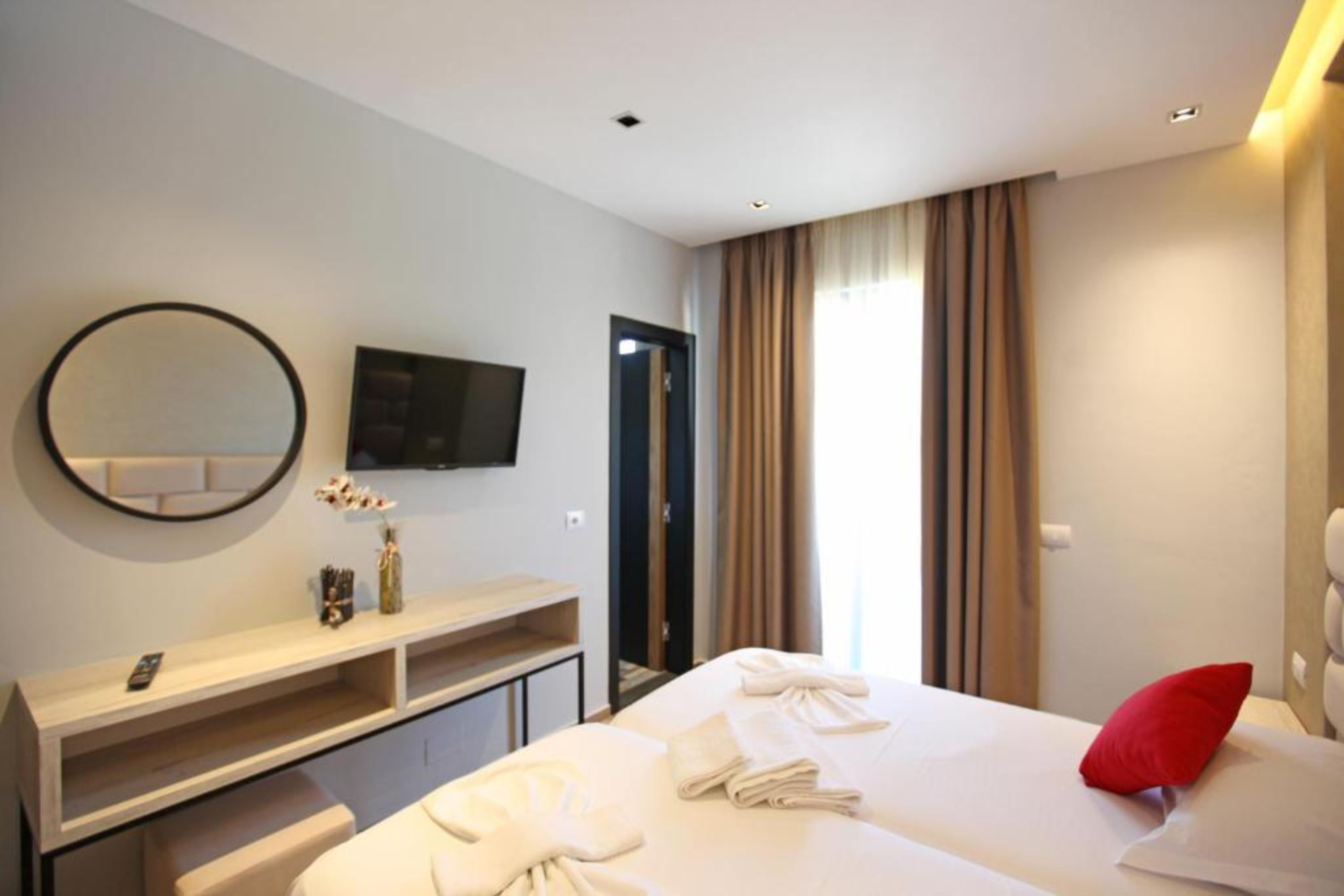 Double Side Sea View One Bedroom