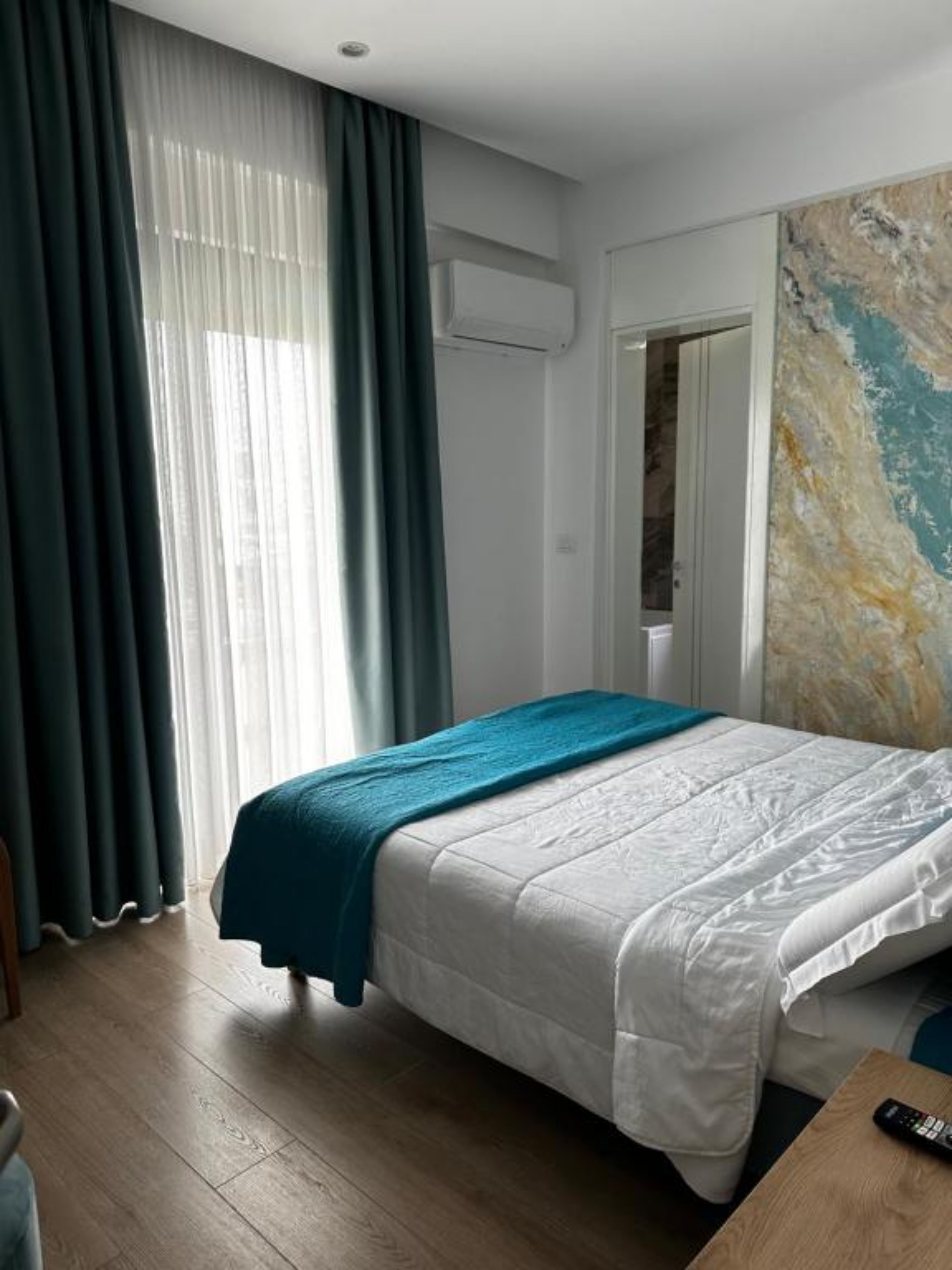 Double Superior King Bed