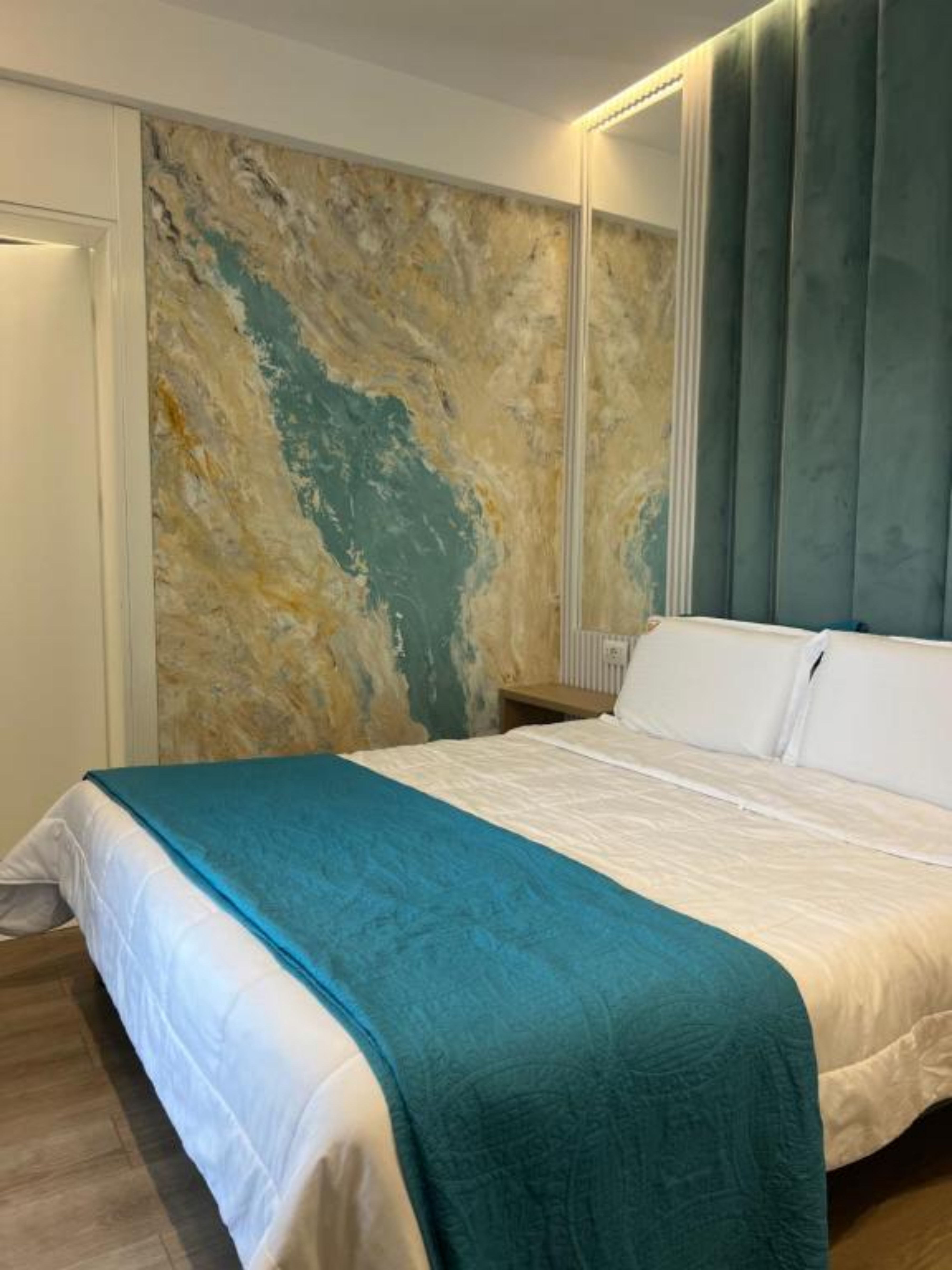 Double Superior King Bed