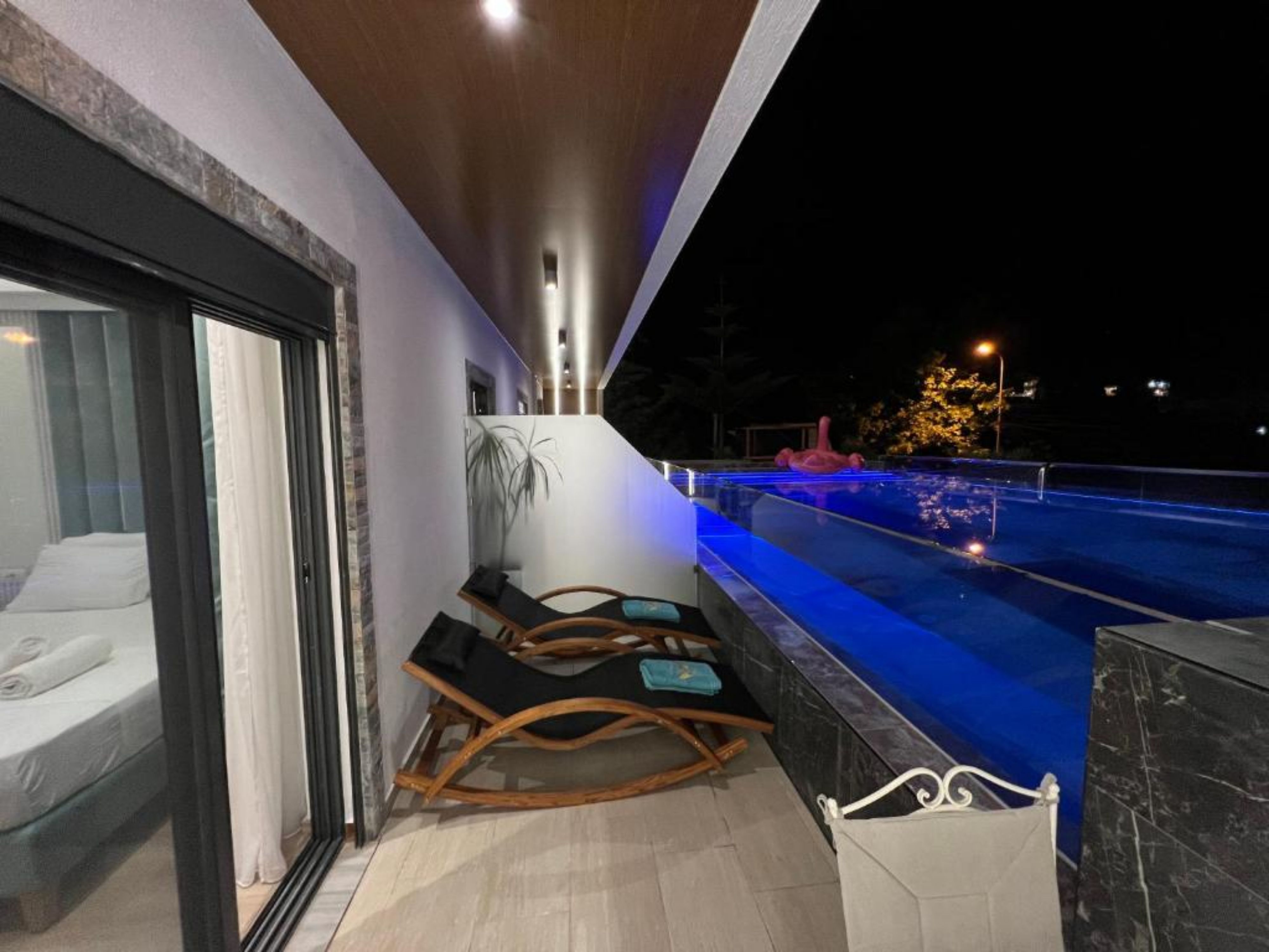 Double Superior King Bed