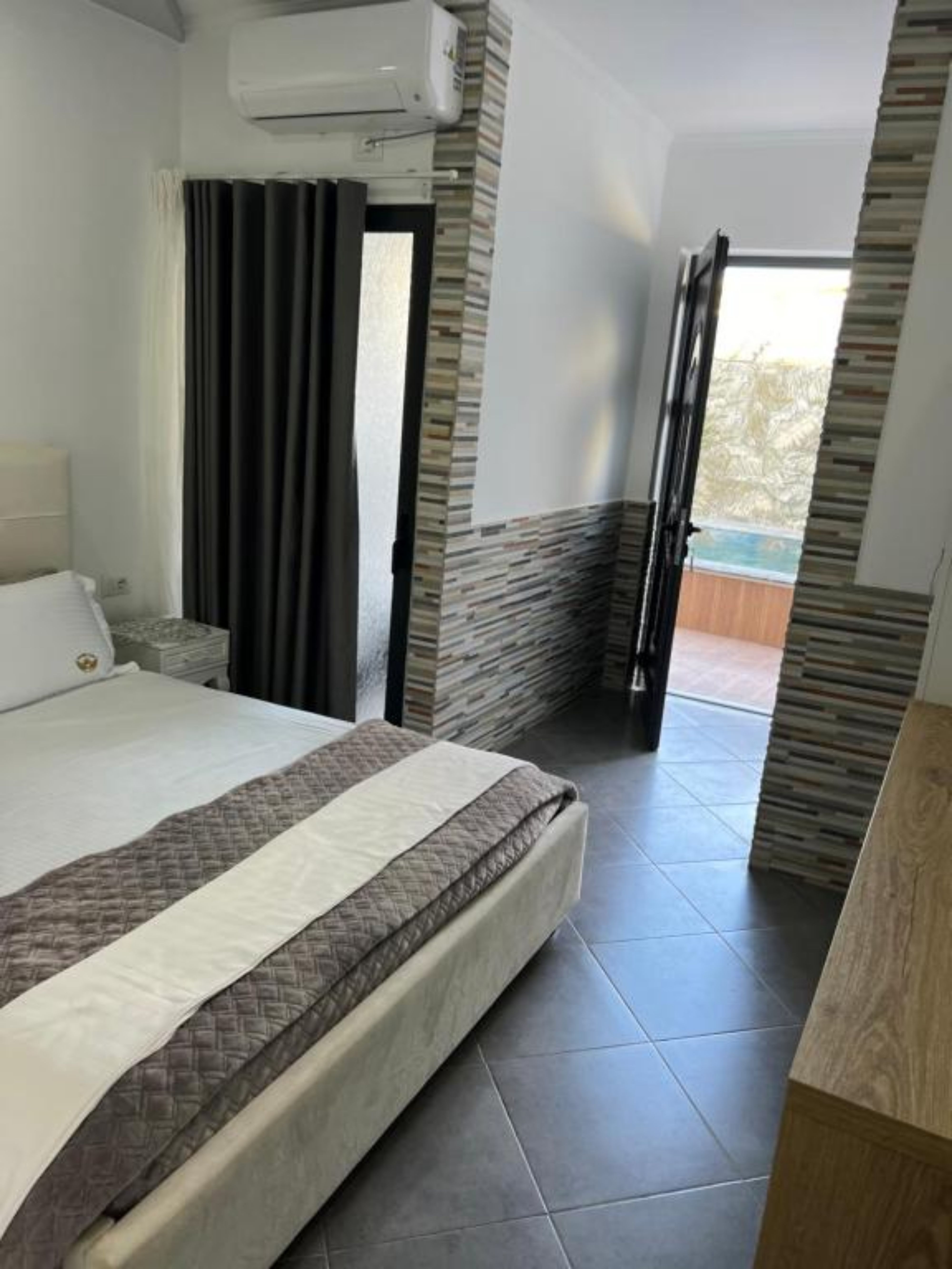 Double King Size Bed