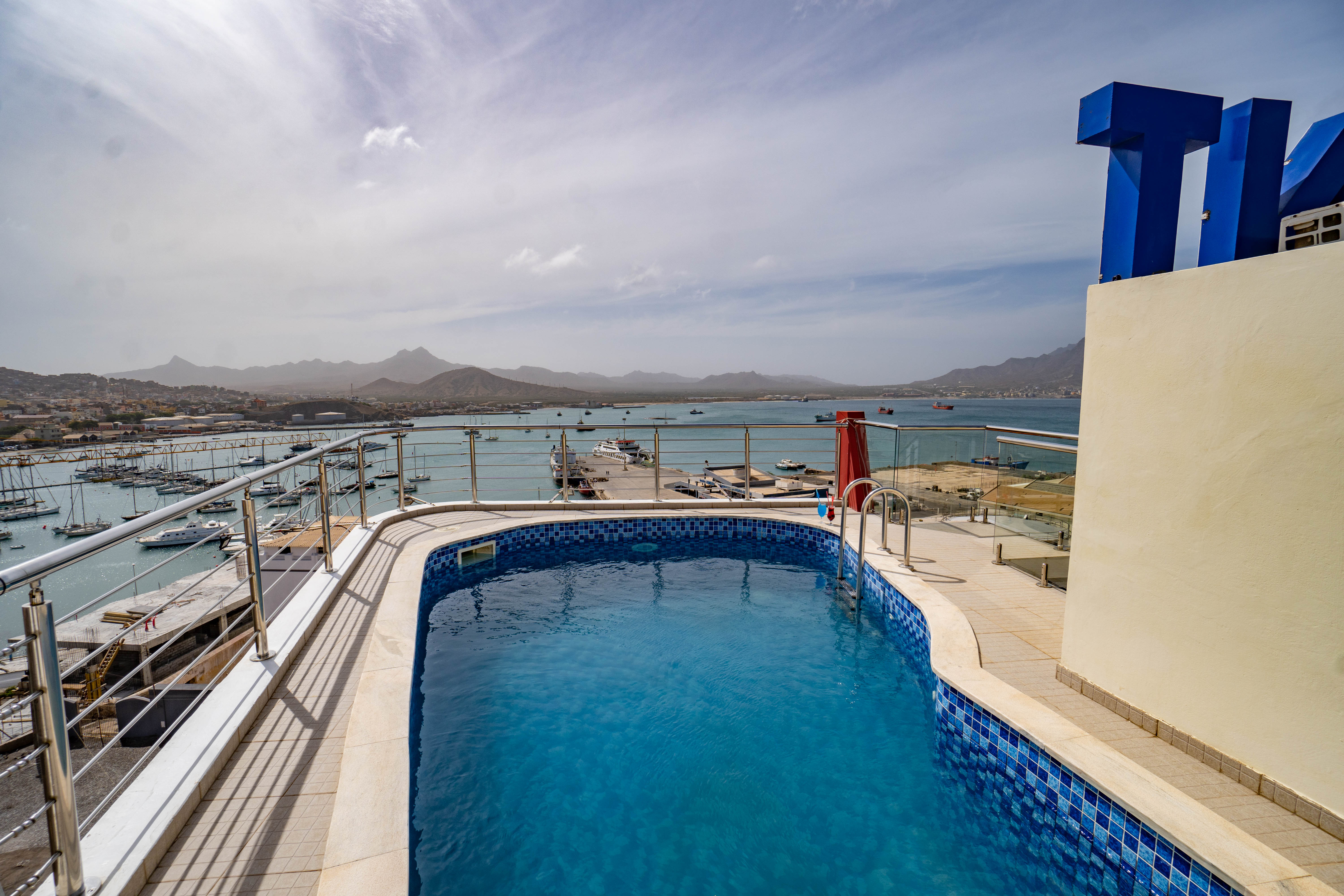 Apartment Three Bedrooms Three Bathrooms