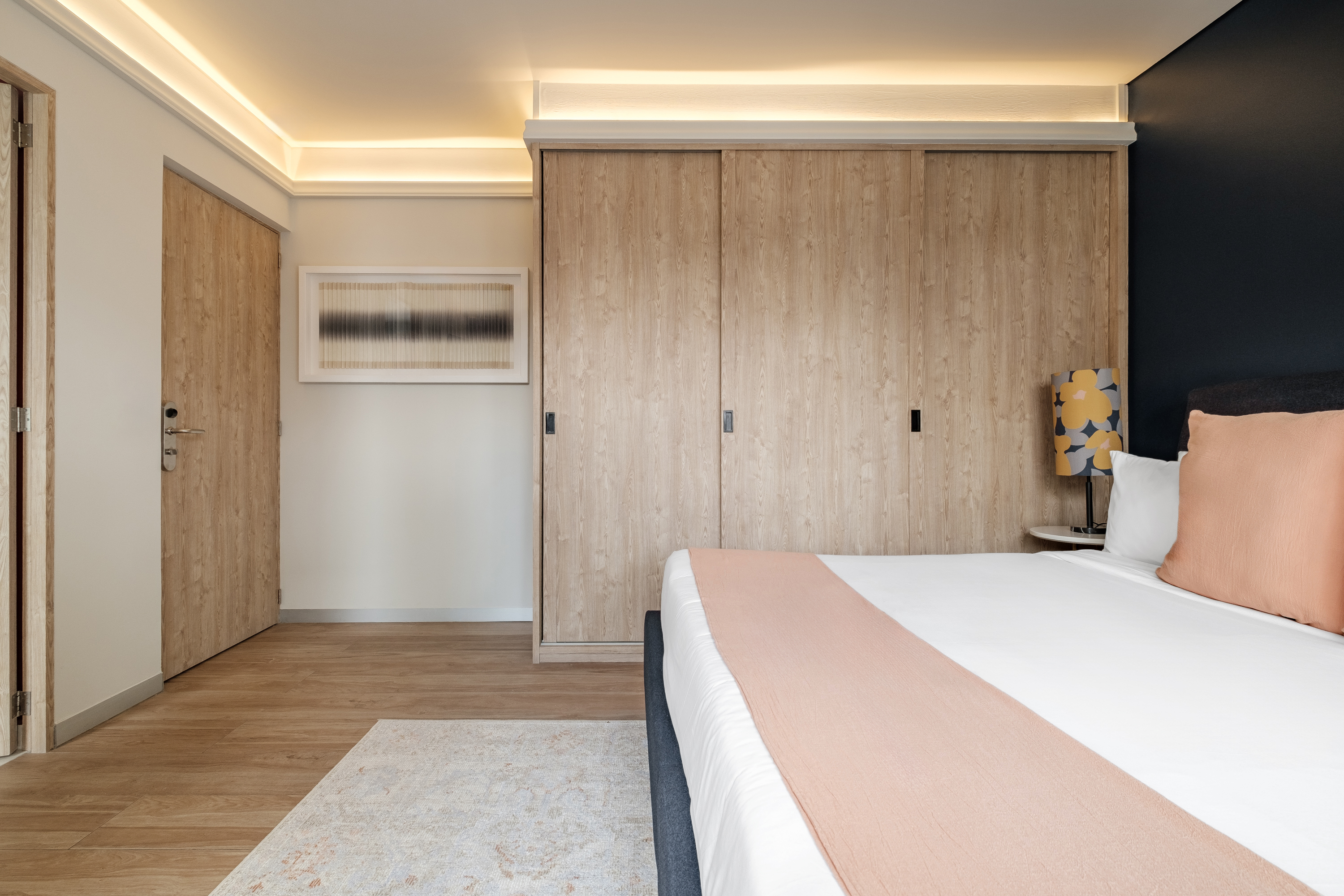 Room King Bed One Bedroom 