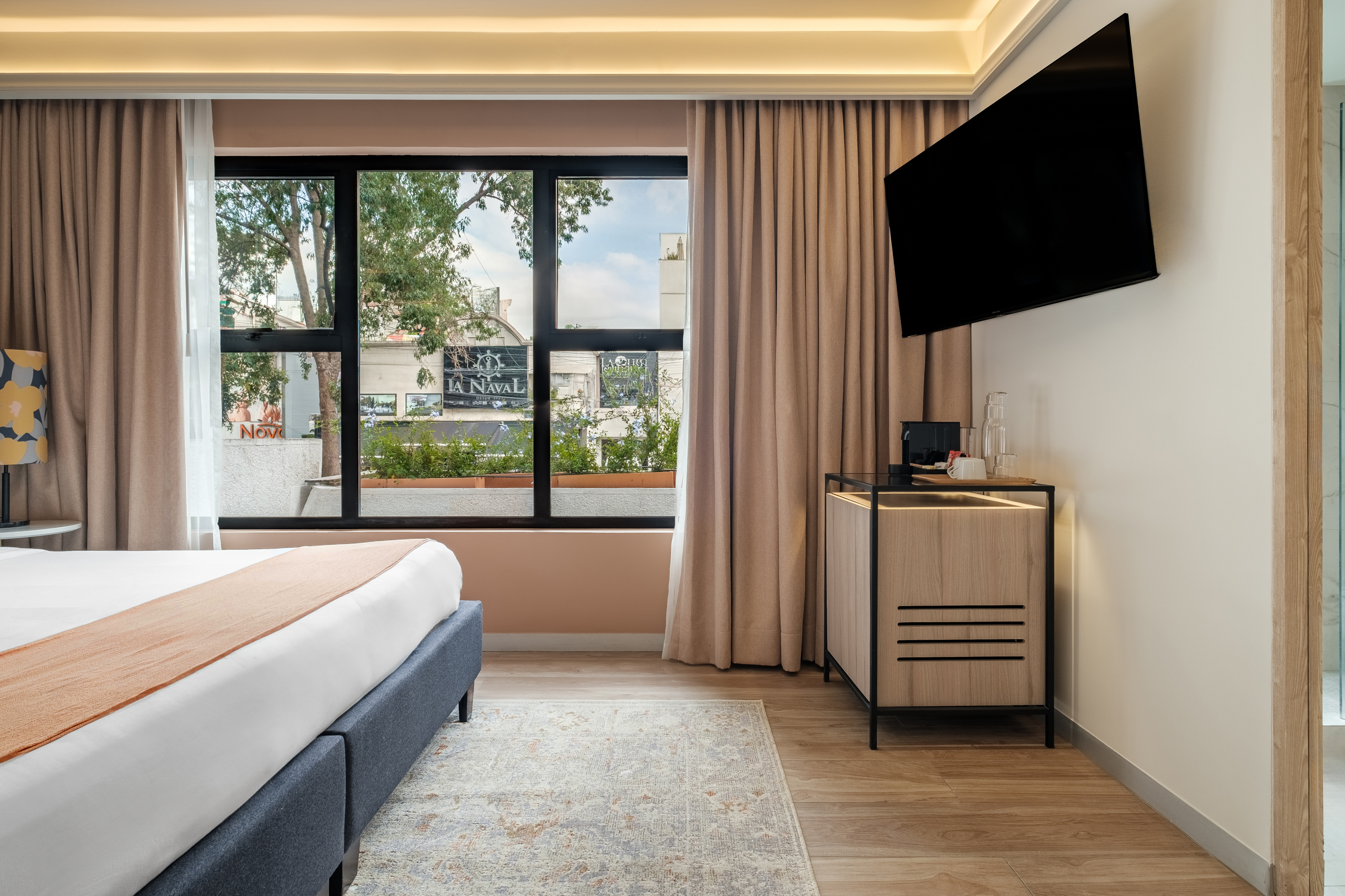 Room King Bed One Bedroom 