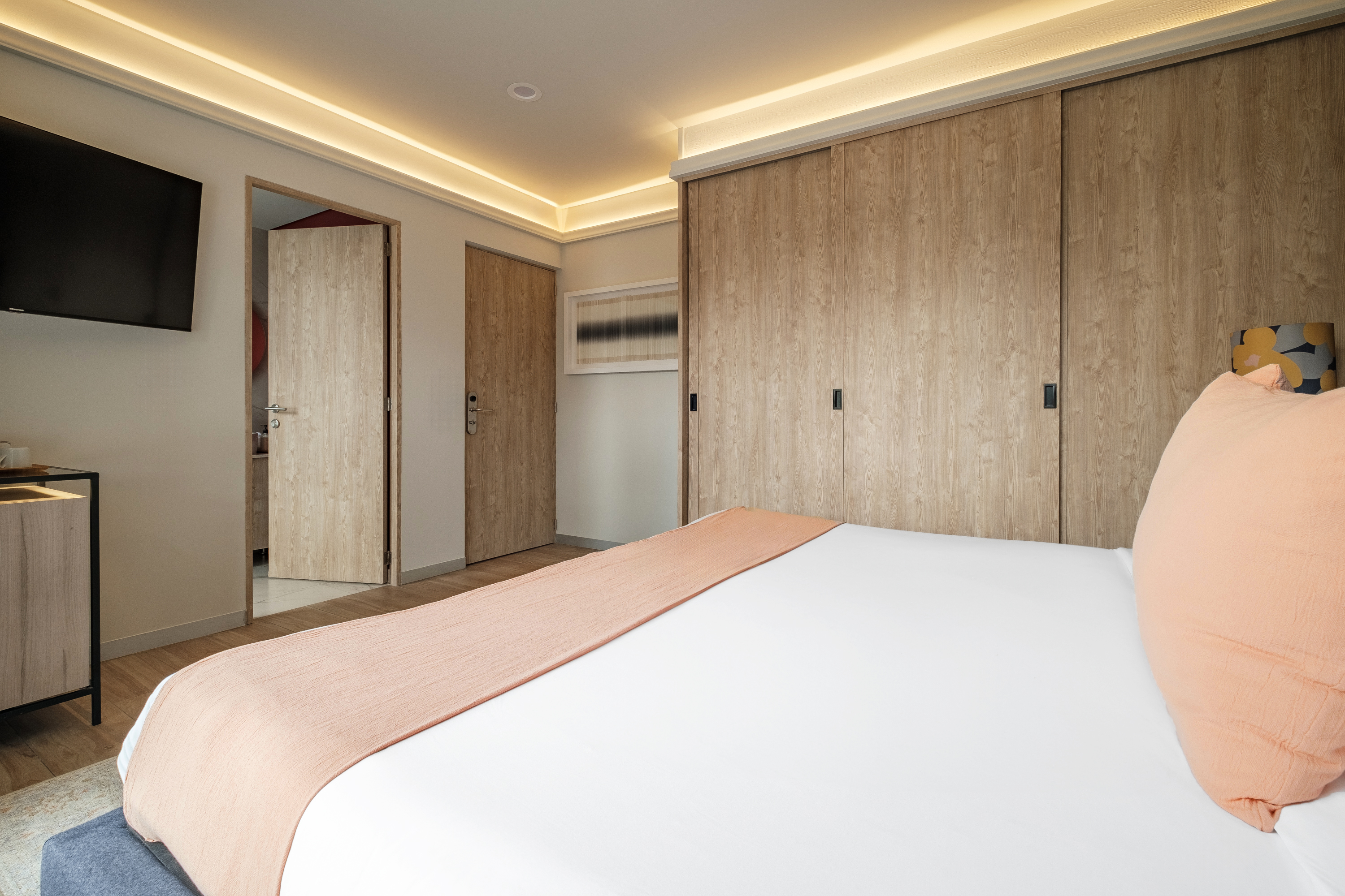 Room King Bed One Bedroom 