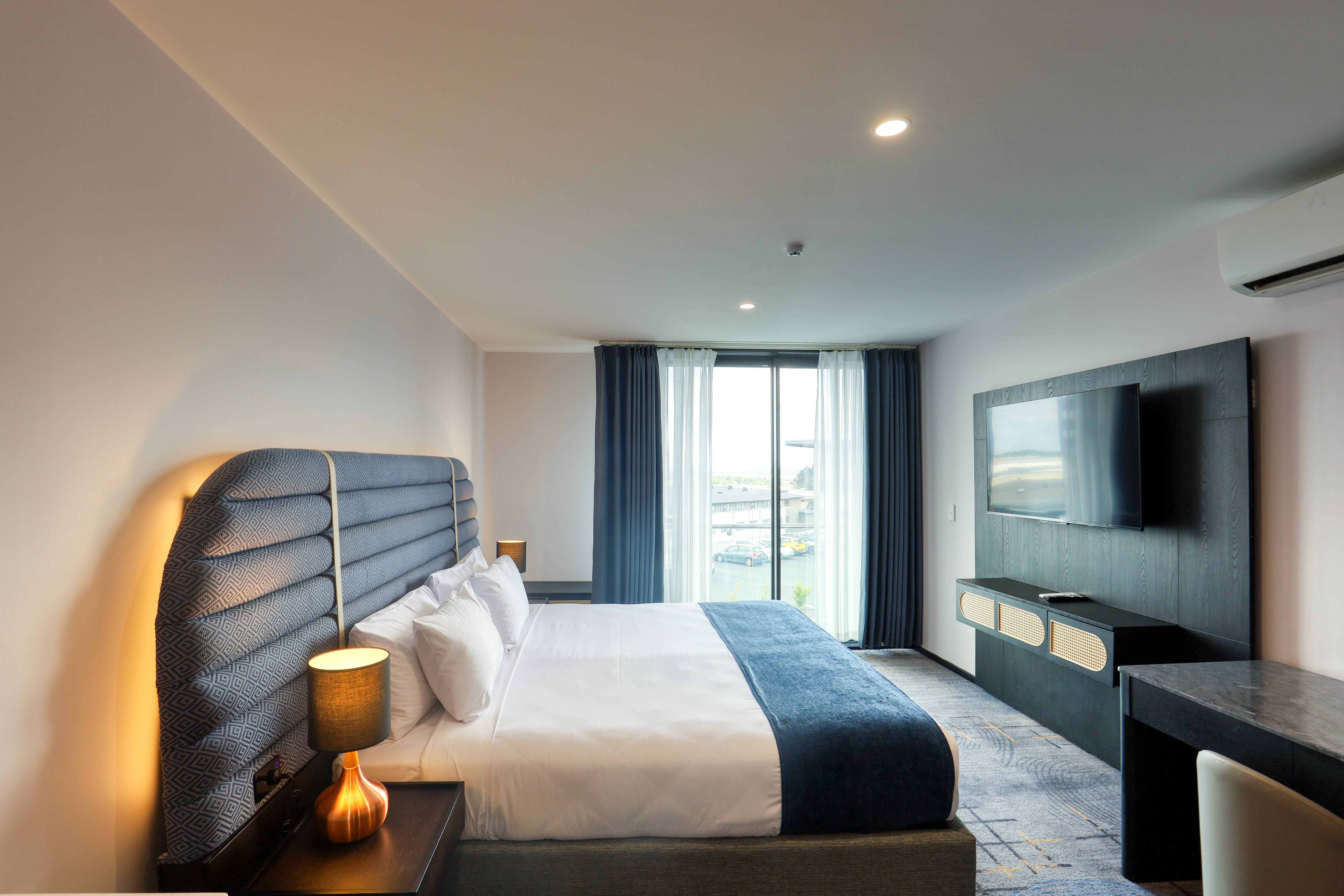 Studio Deluxe King Bed