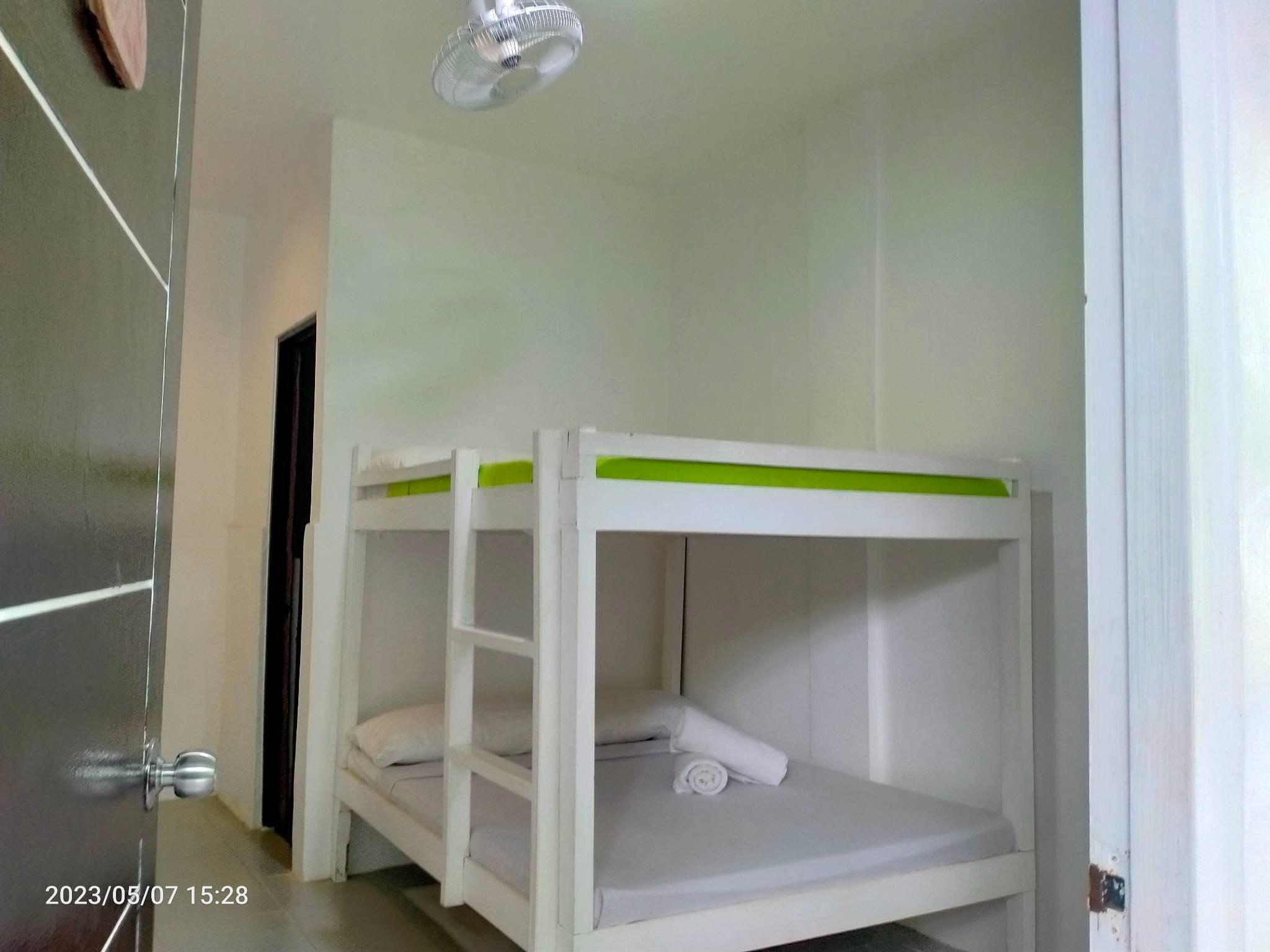 Triple Queen Size Bed