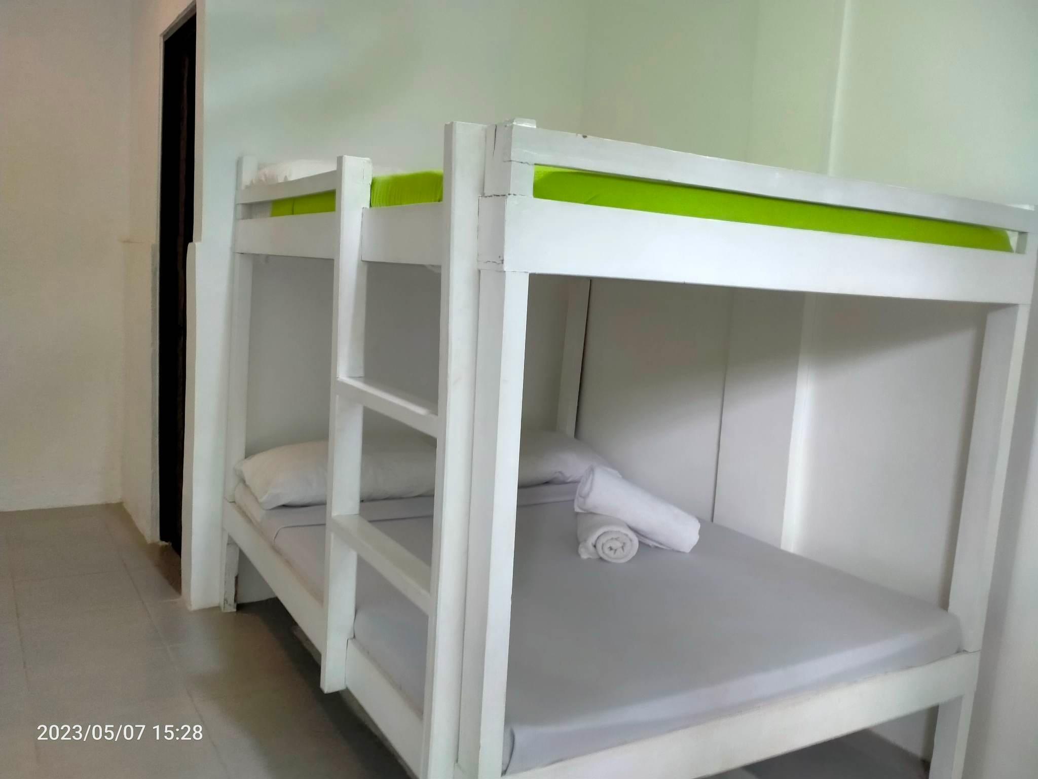 Triple Queen Size Bed