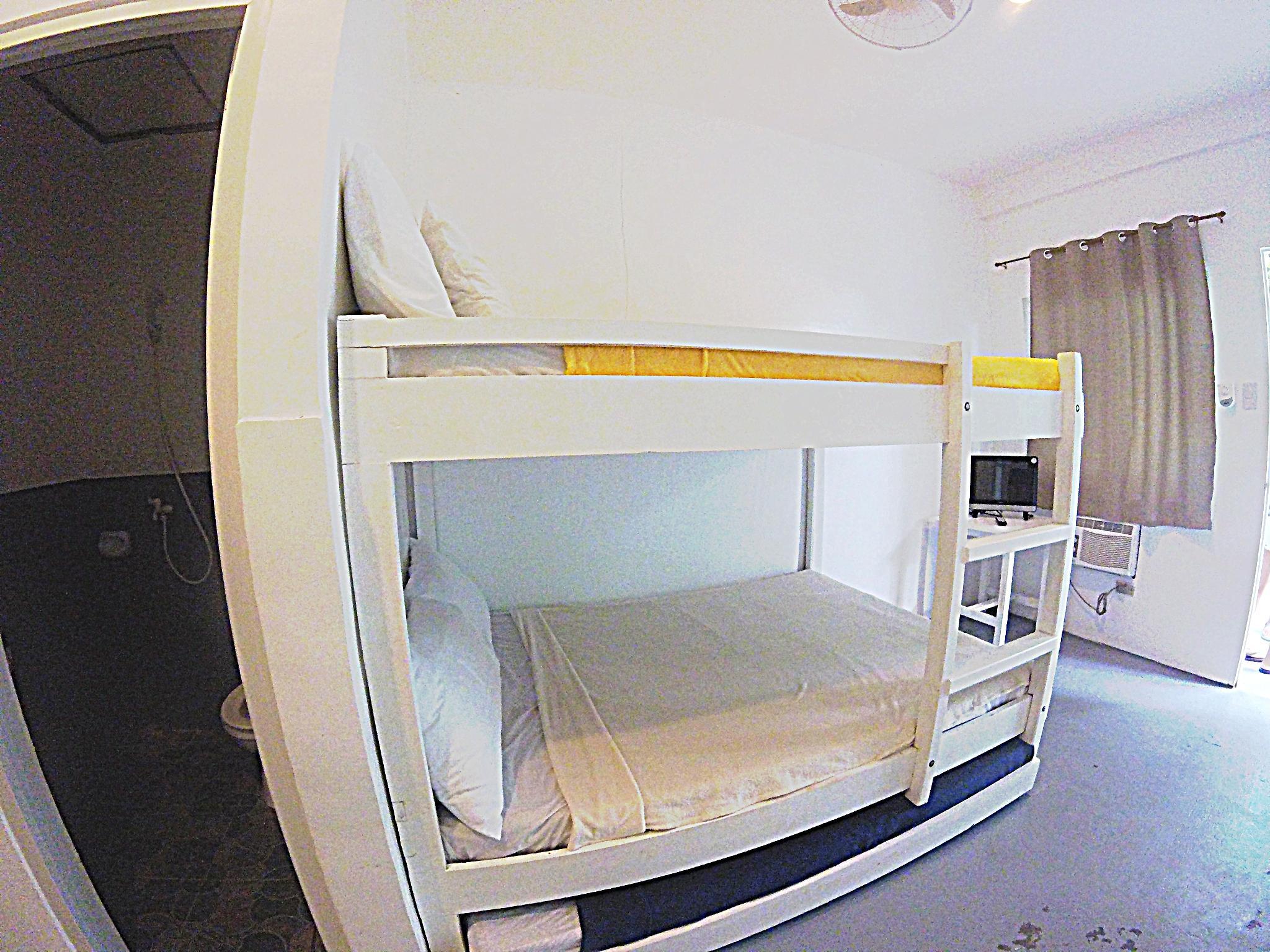 Triple Queen Size Bed