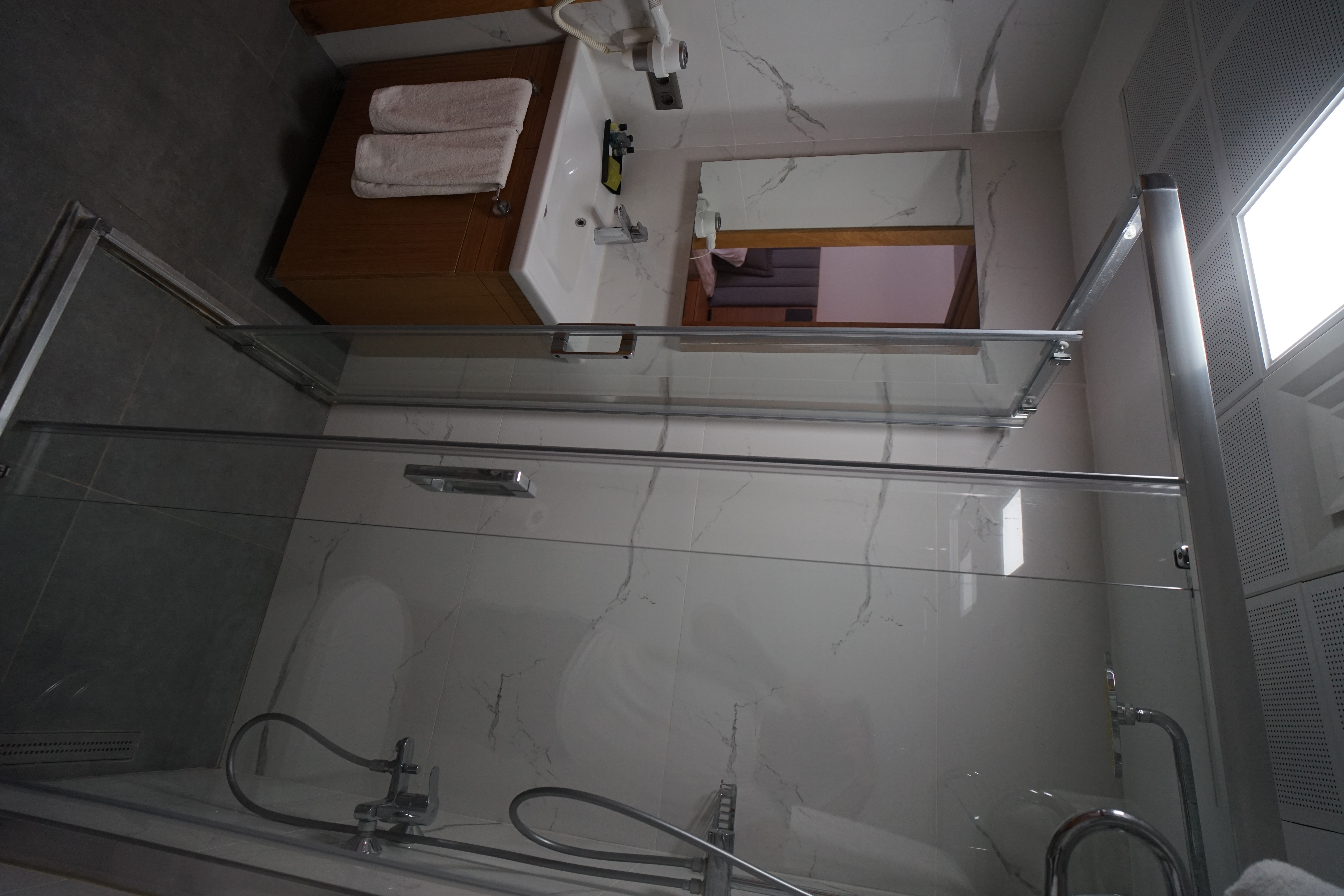 Double Deluxe King Bed