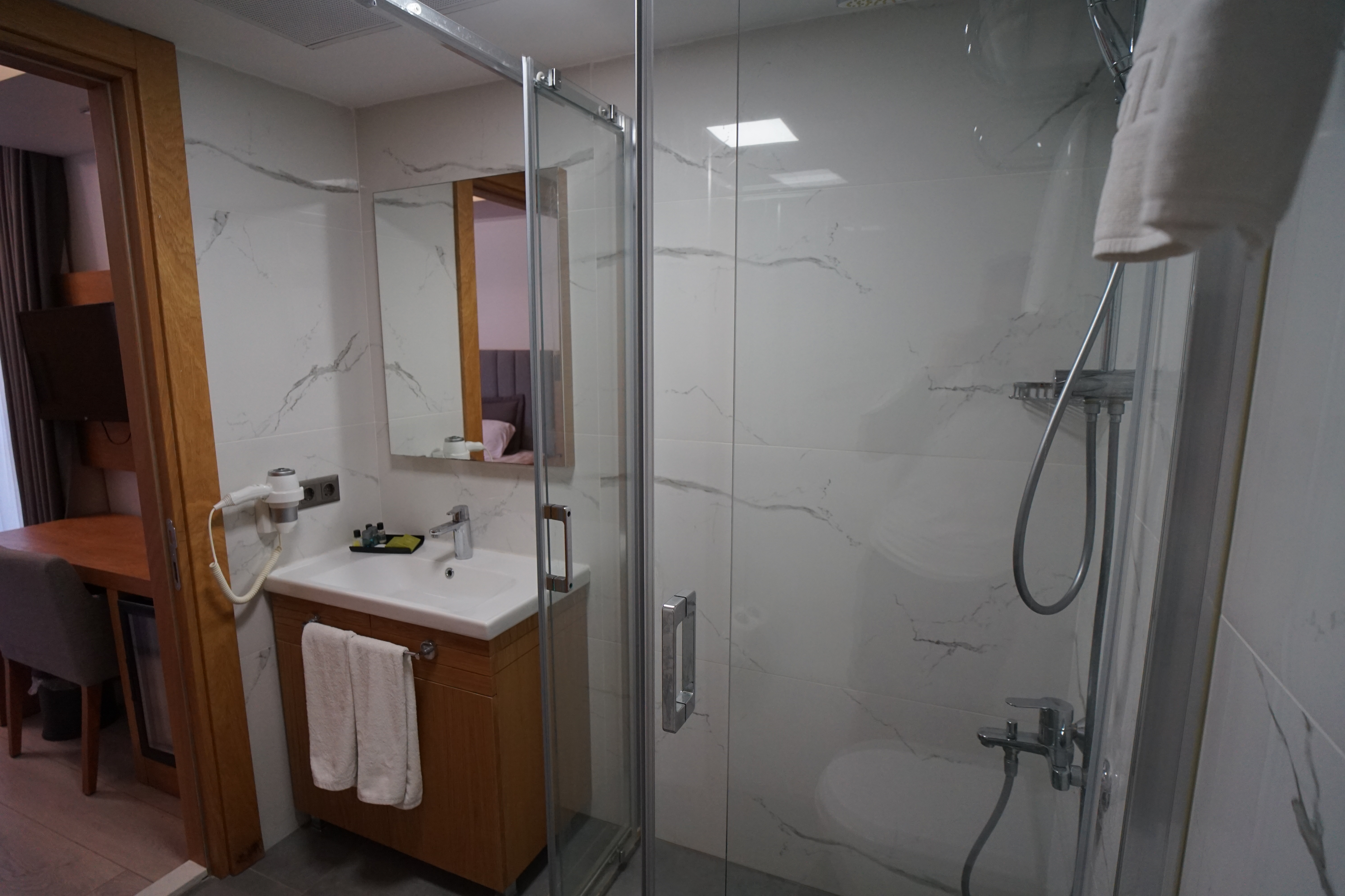 Double Deluxe King Bed