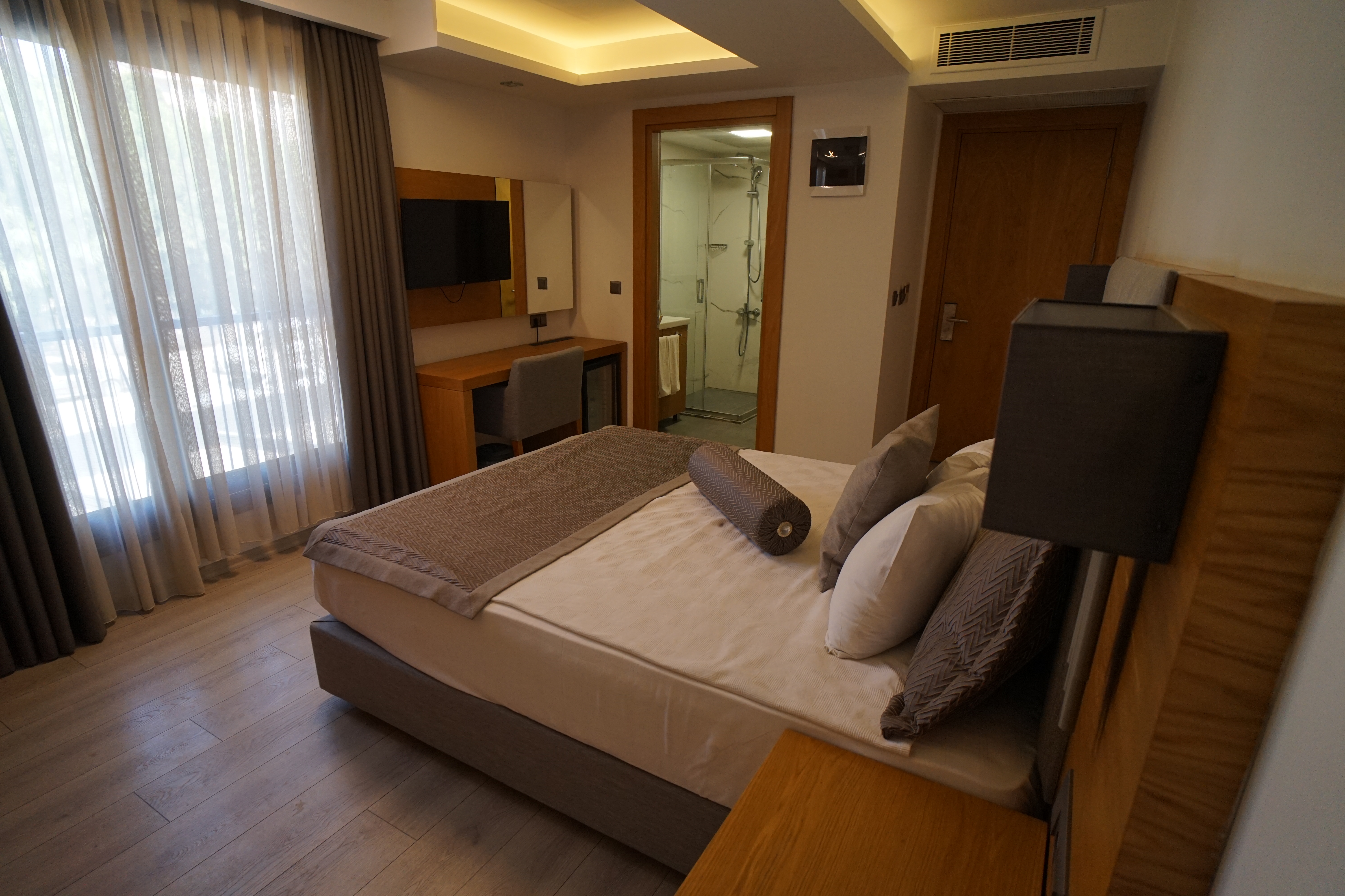 Double Deluxe King Bed