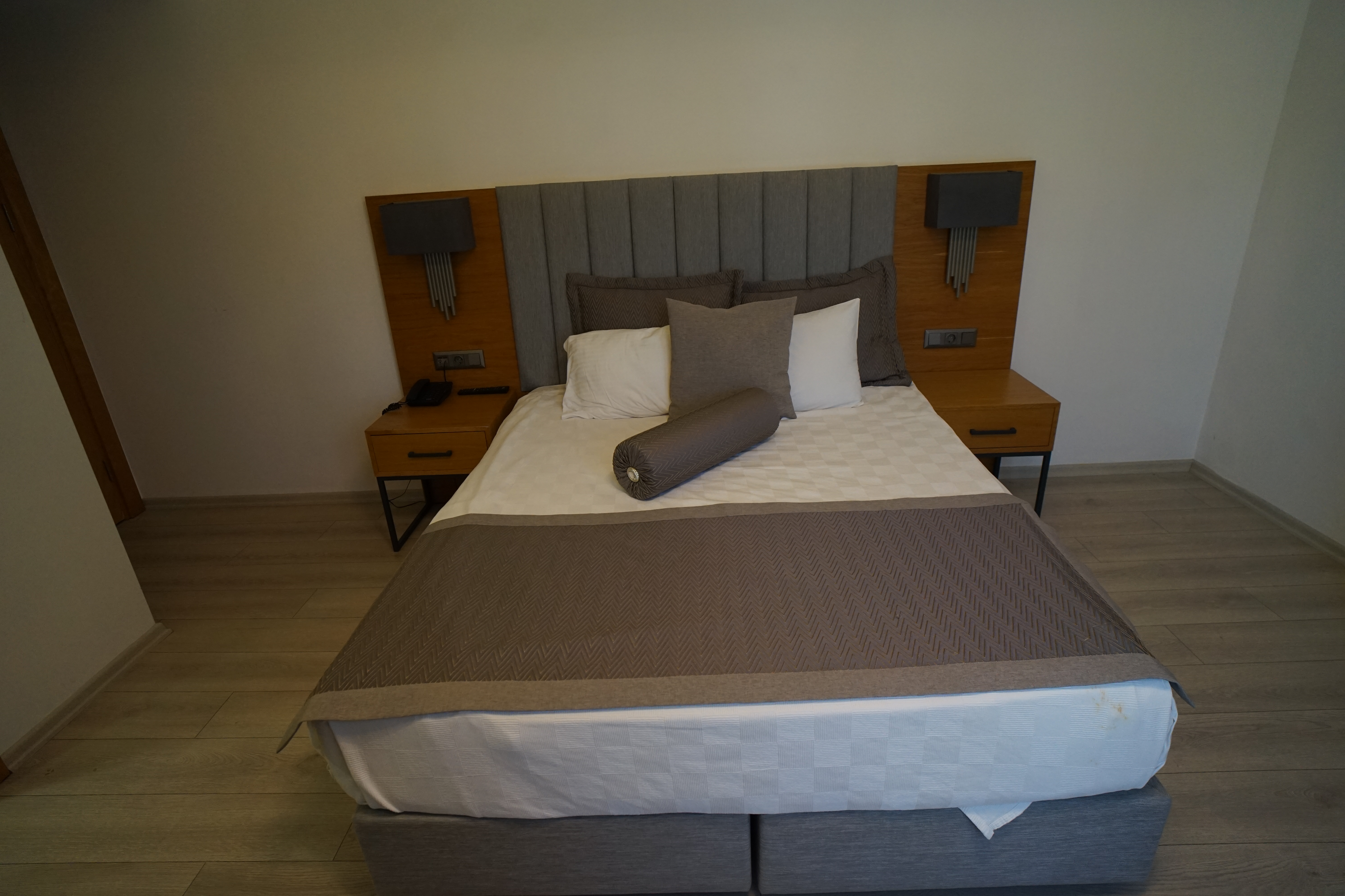 Double Deluxe King Bed