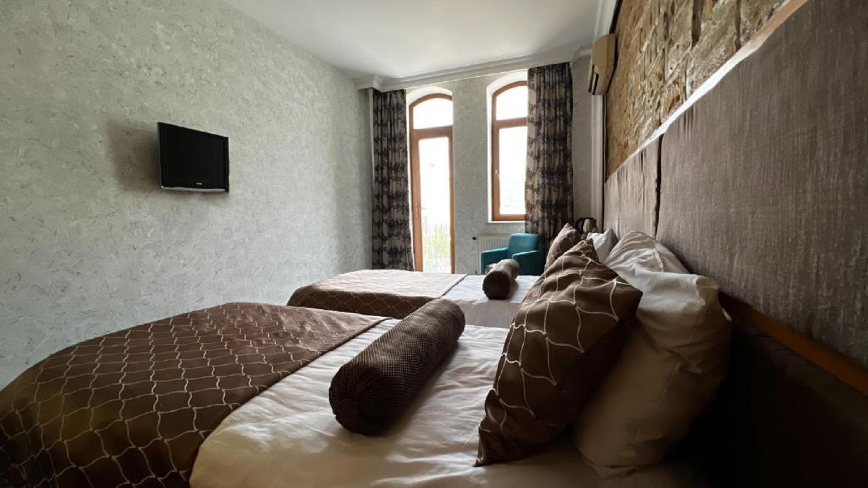 Suite Superior with Balcony