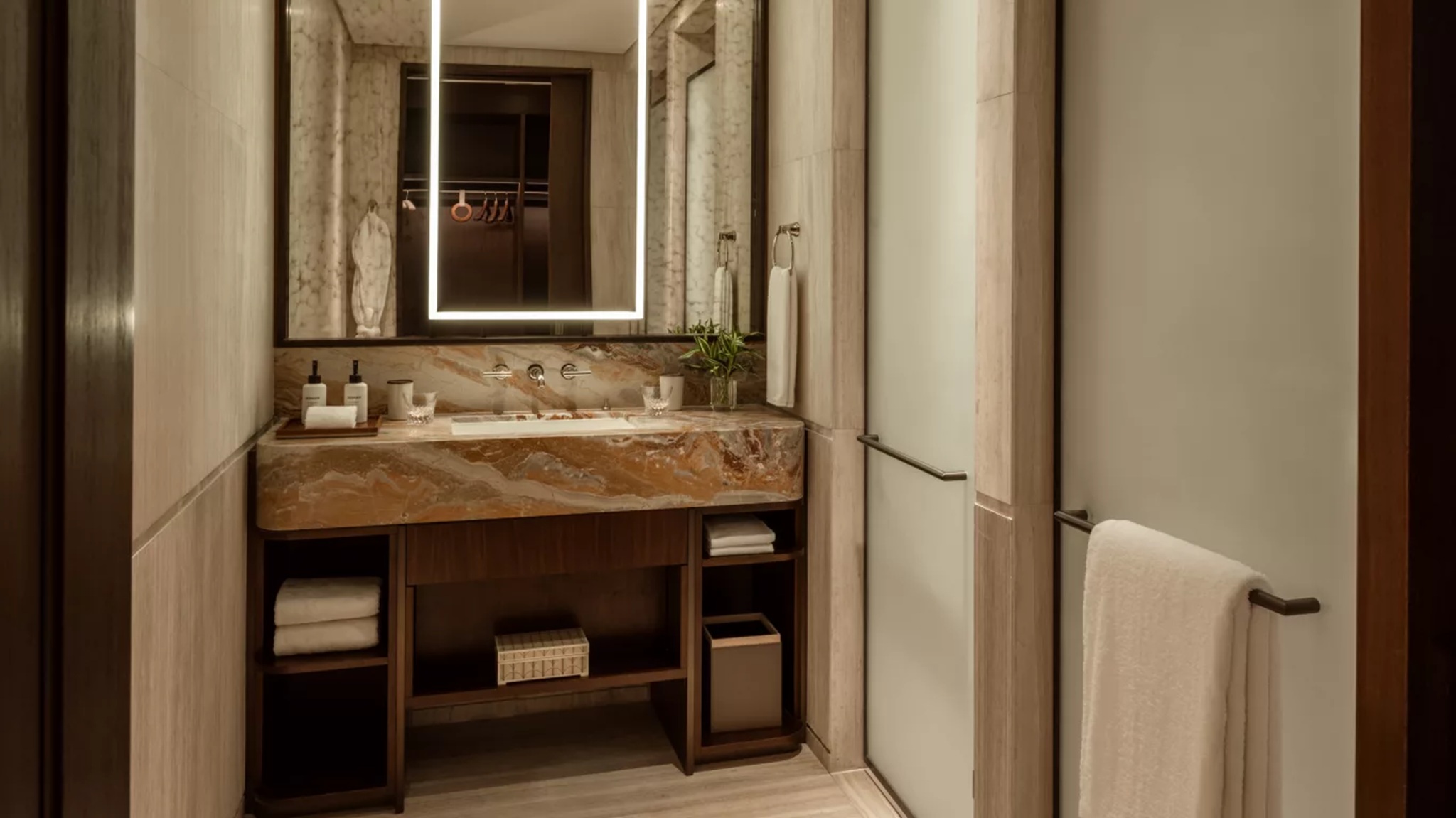 Apartment Three Bedrooms with Views