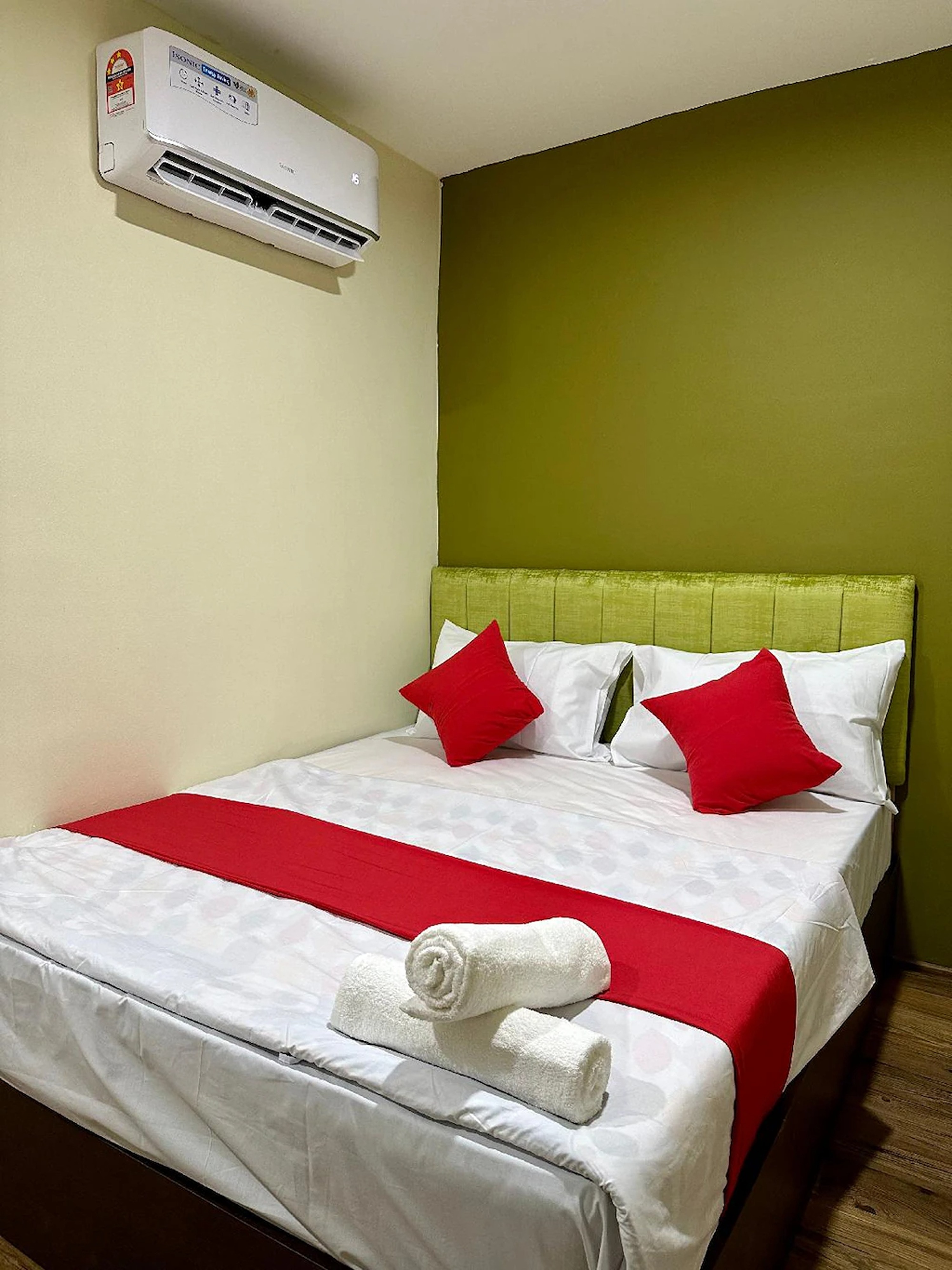 Double Queen Size Bed