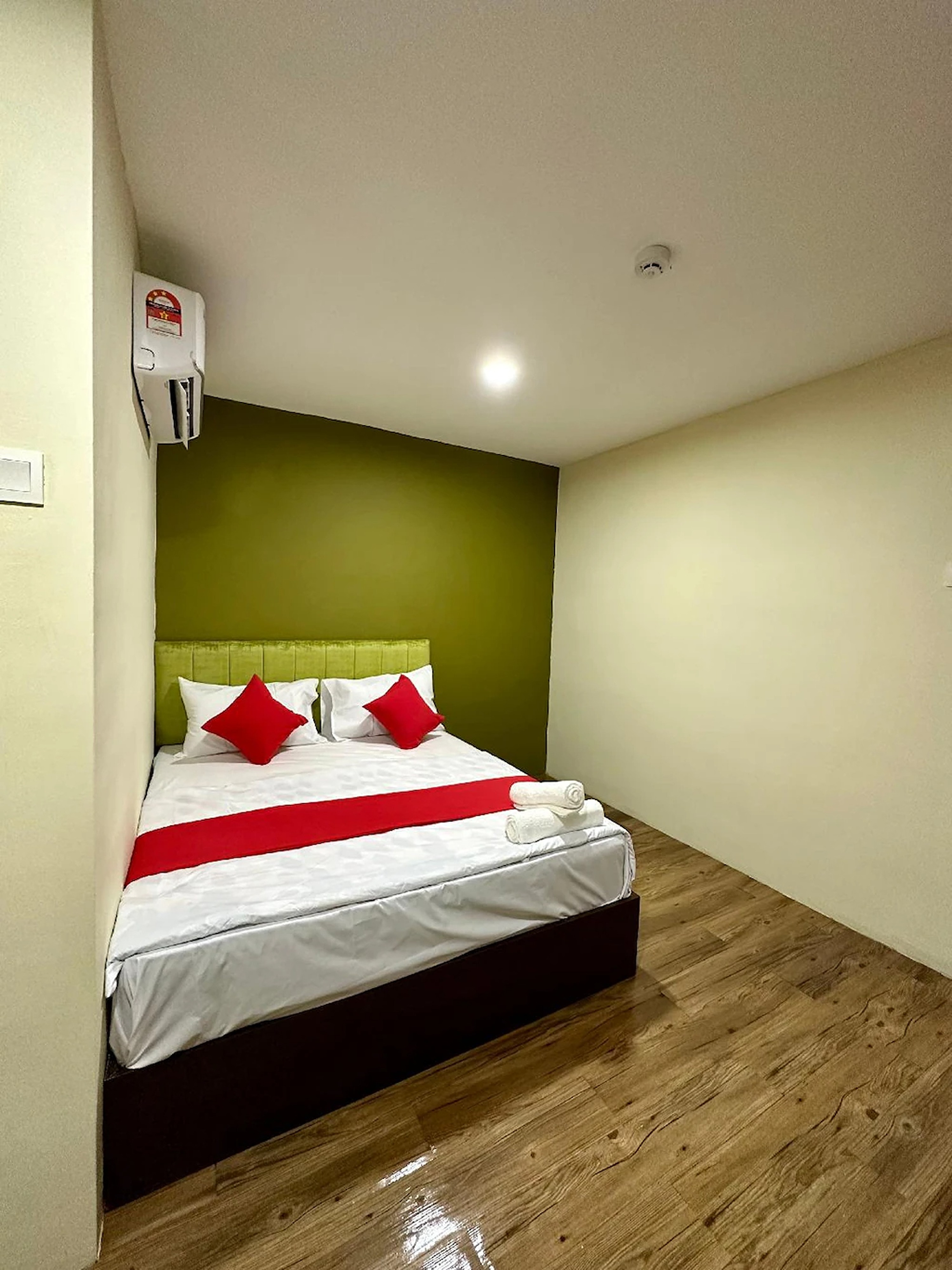 Double Queen Size Bed