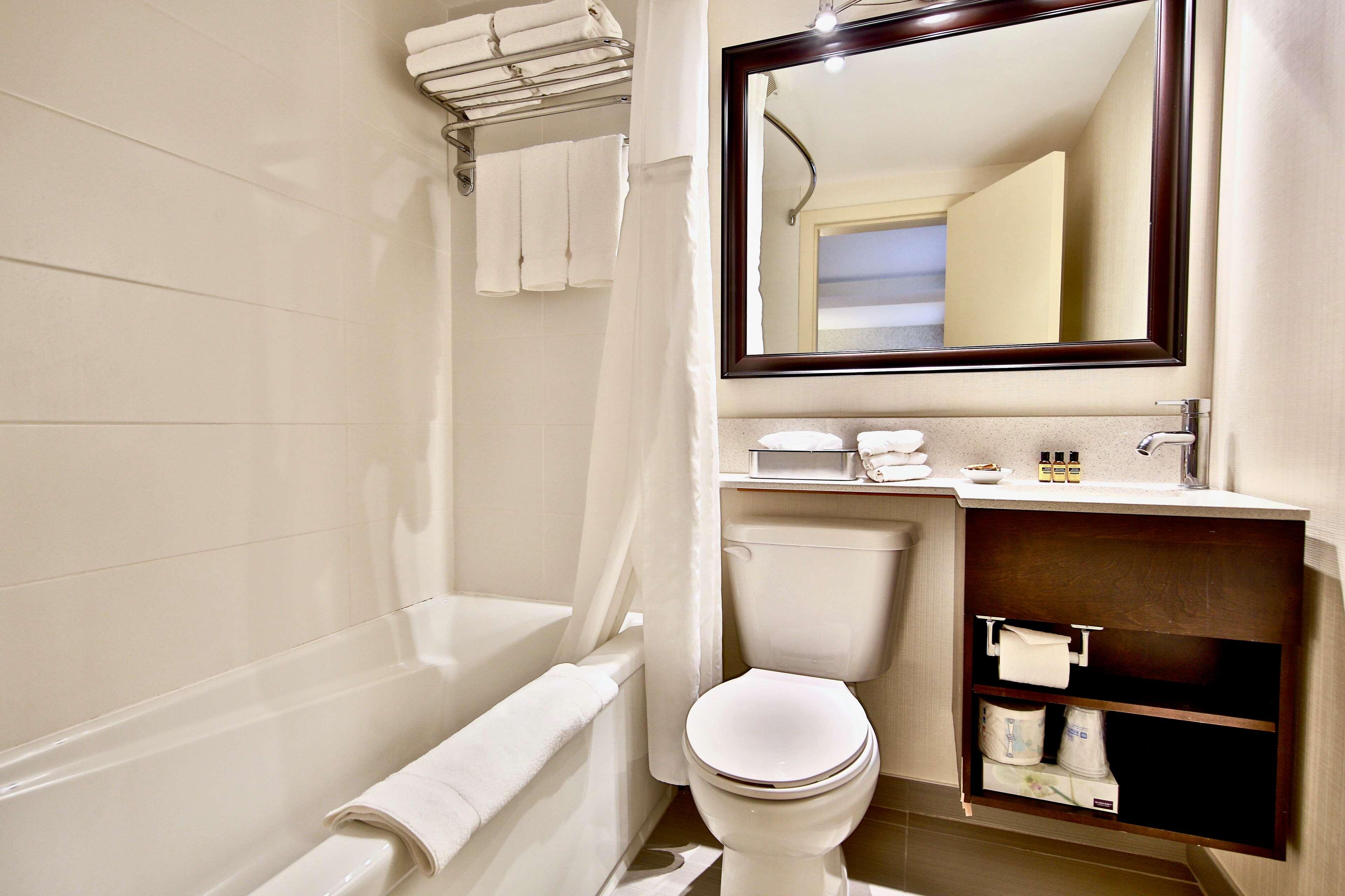 Suite Two Queen Beds Non Smoking