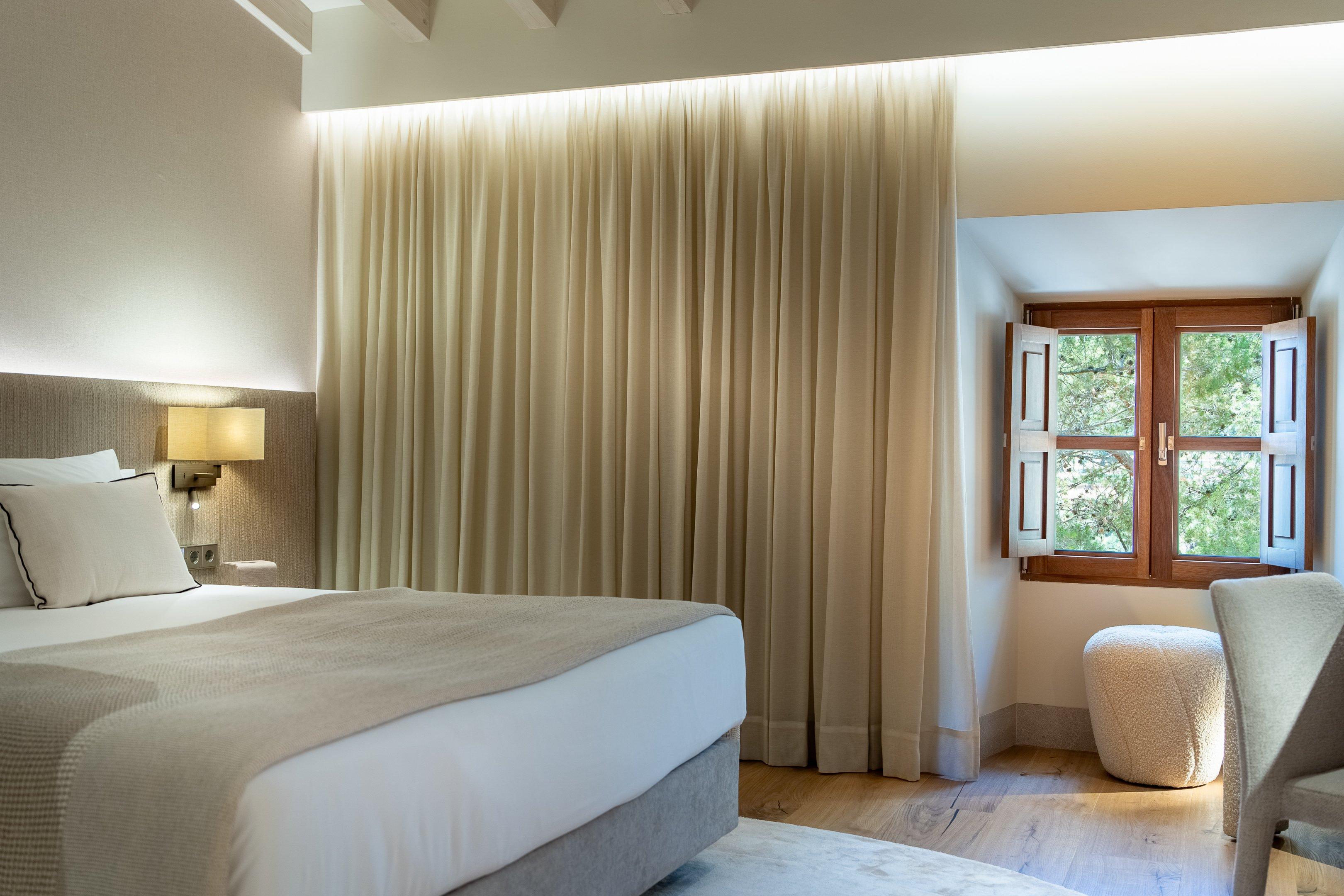 Double Deluxe King Bed