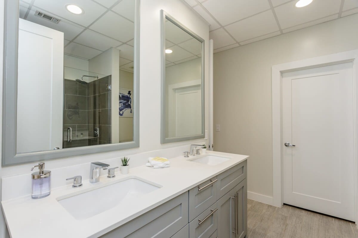 Apartment Deluxe Queen Bed