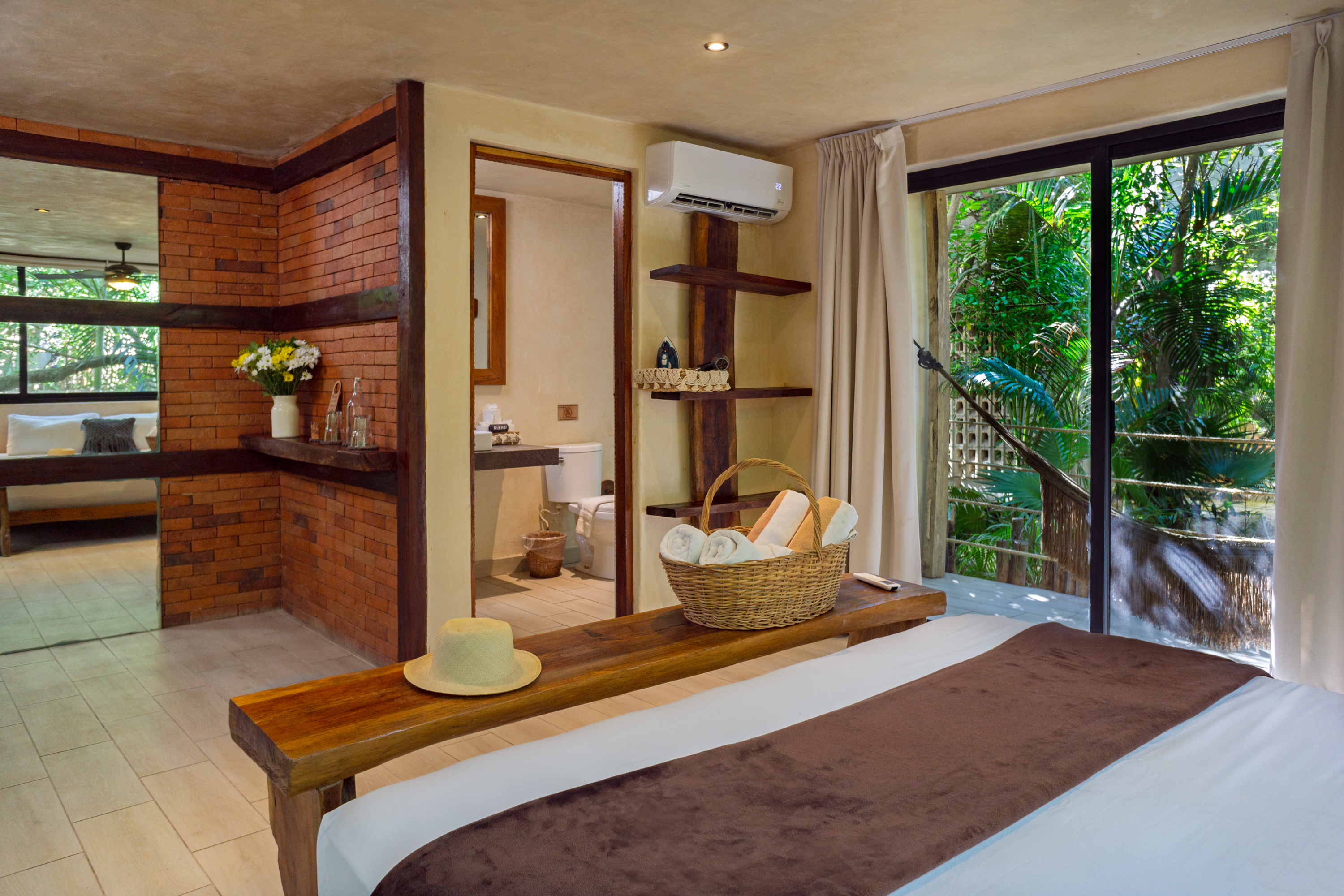 Suite Deluxe King Bed