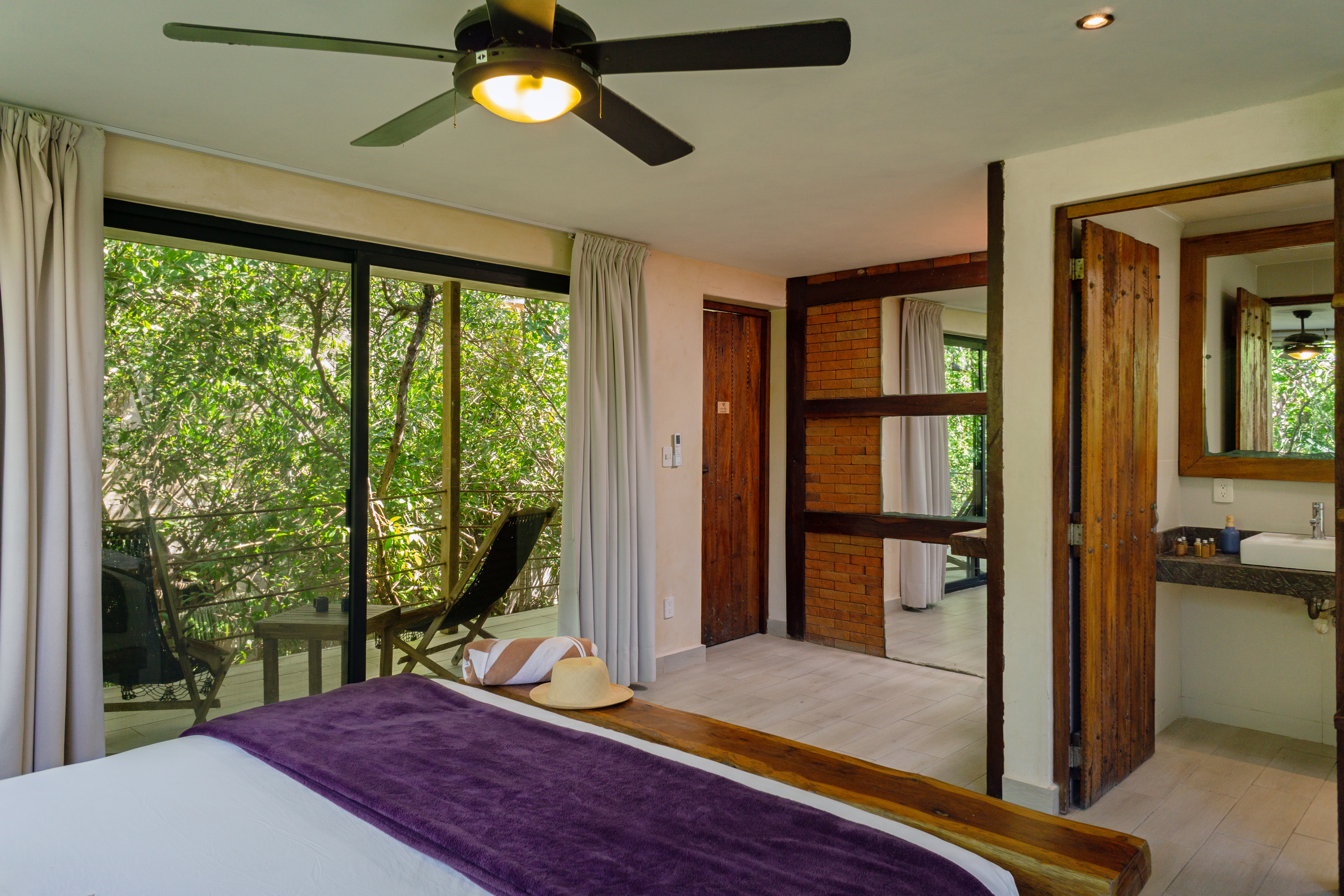 Suite Deluxe King Bed