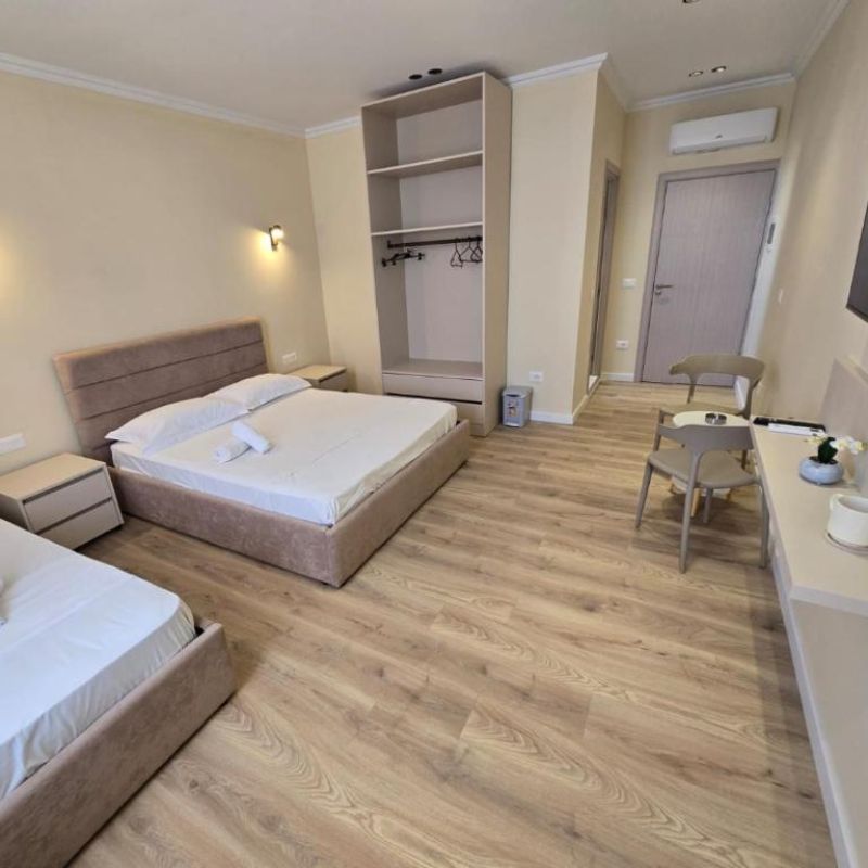 Triple Deluxe Two Beds