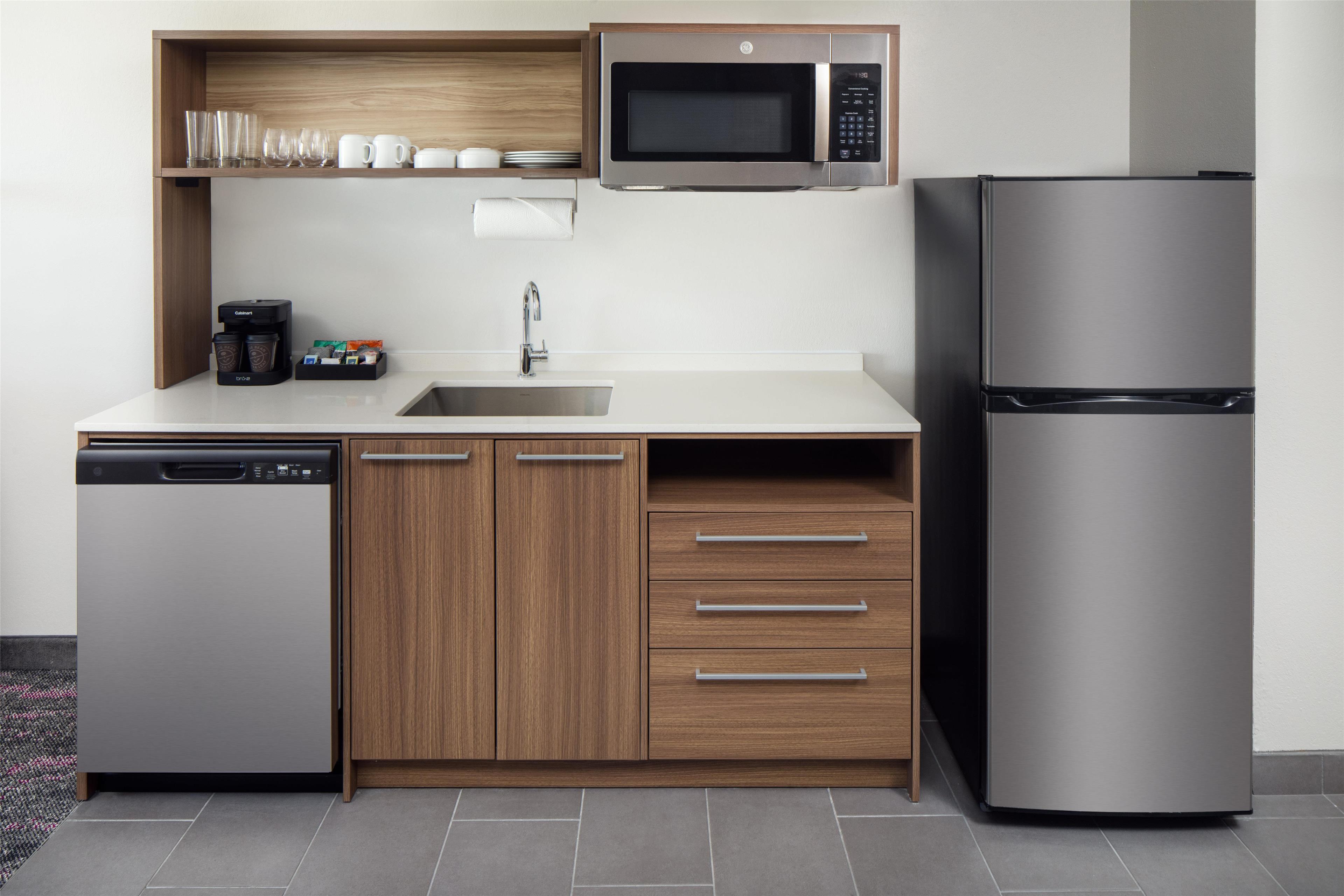 Studio Two Queen Beds