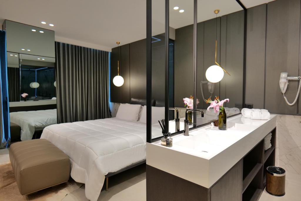 Suite with Private Pool